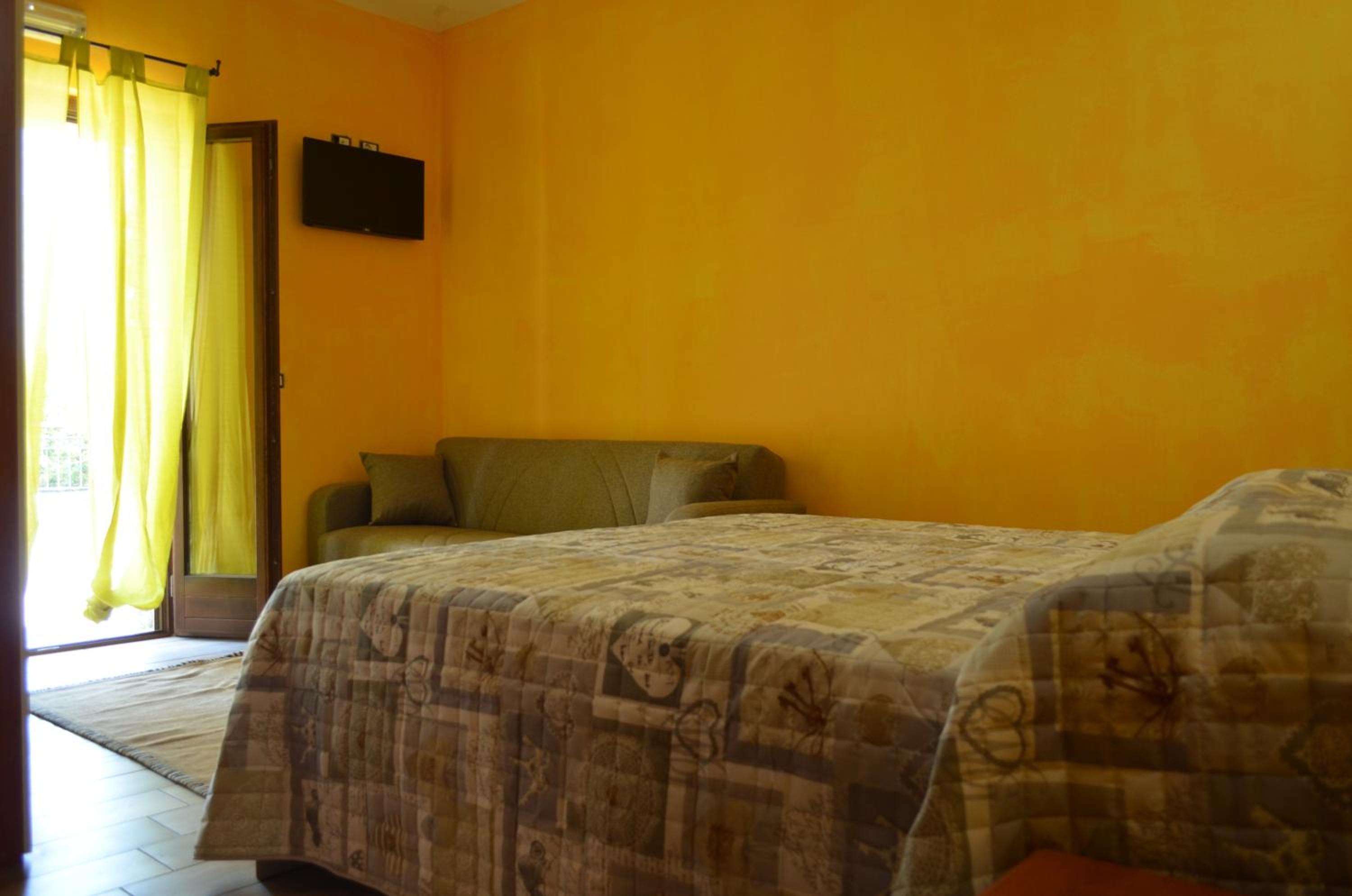Double Room with Private Bathroom photo 2