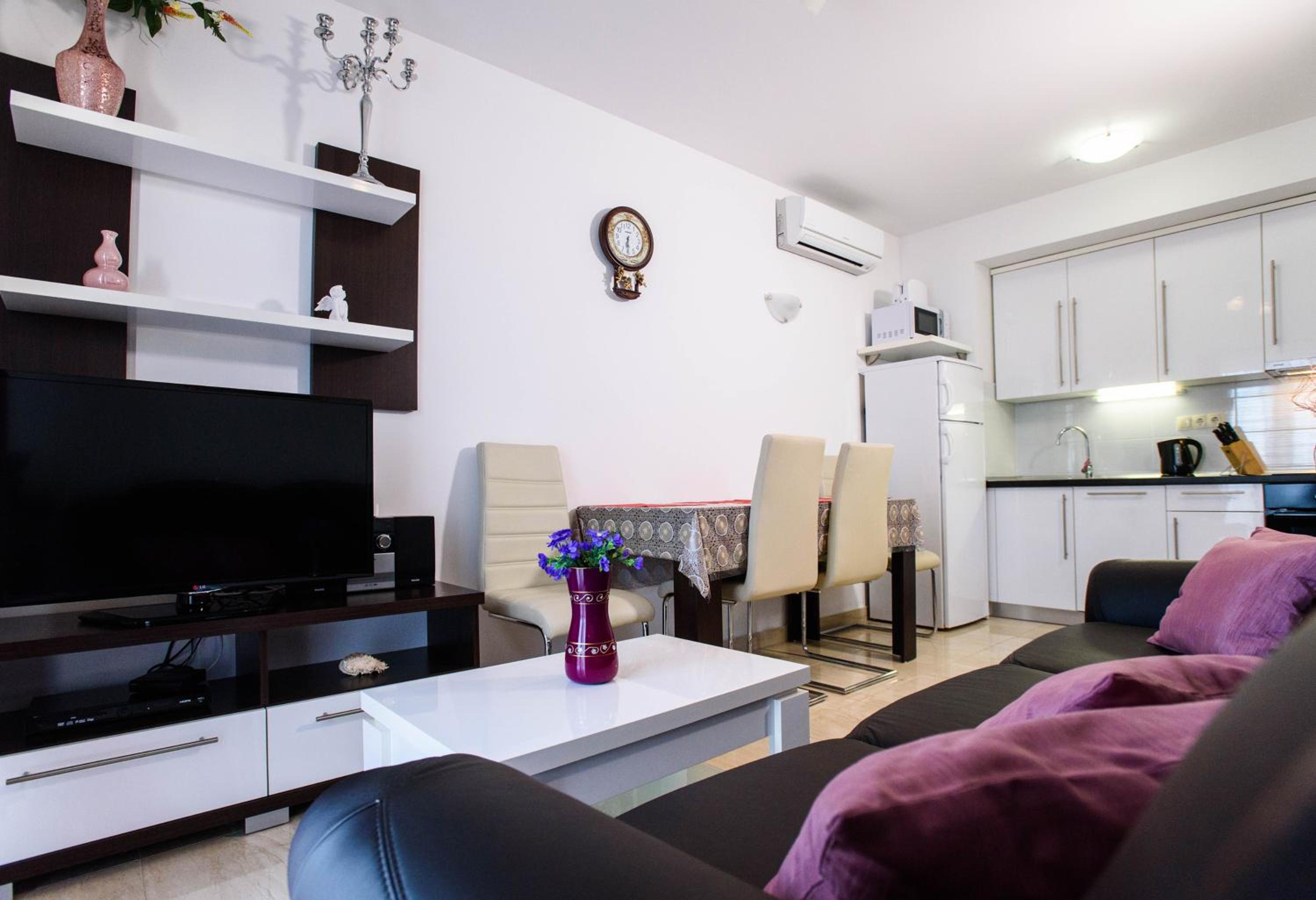 Apartment with Sea View photo 2