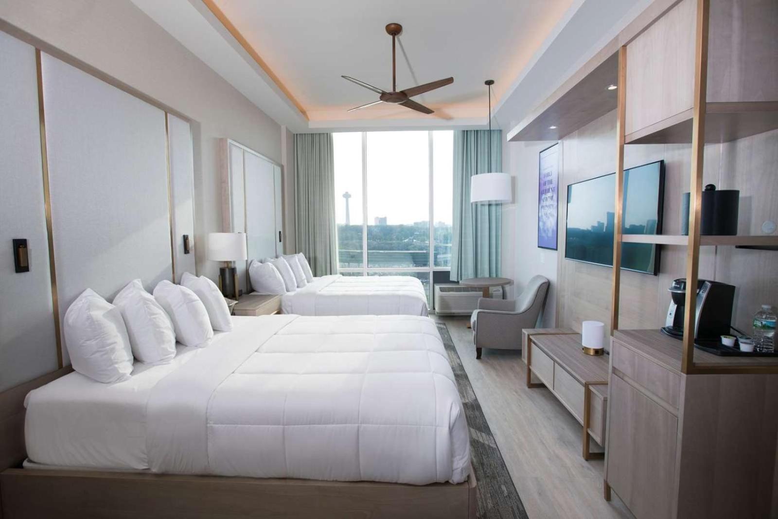 Deluxe Queen Suite - Photo 1