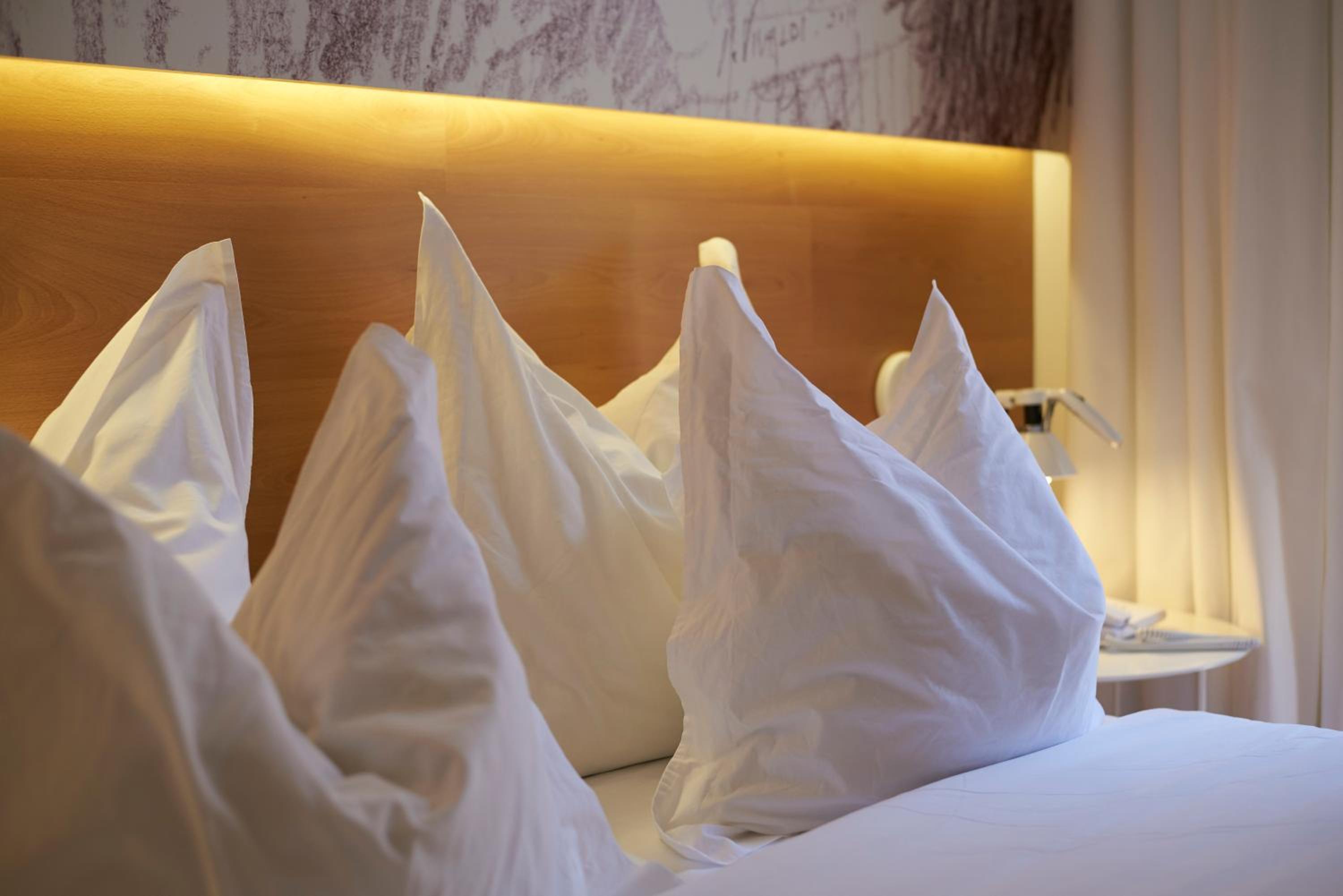 Double or Twin Room - Photo 10