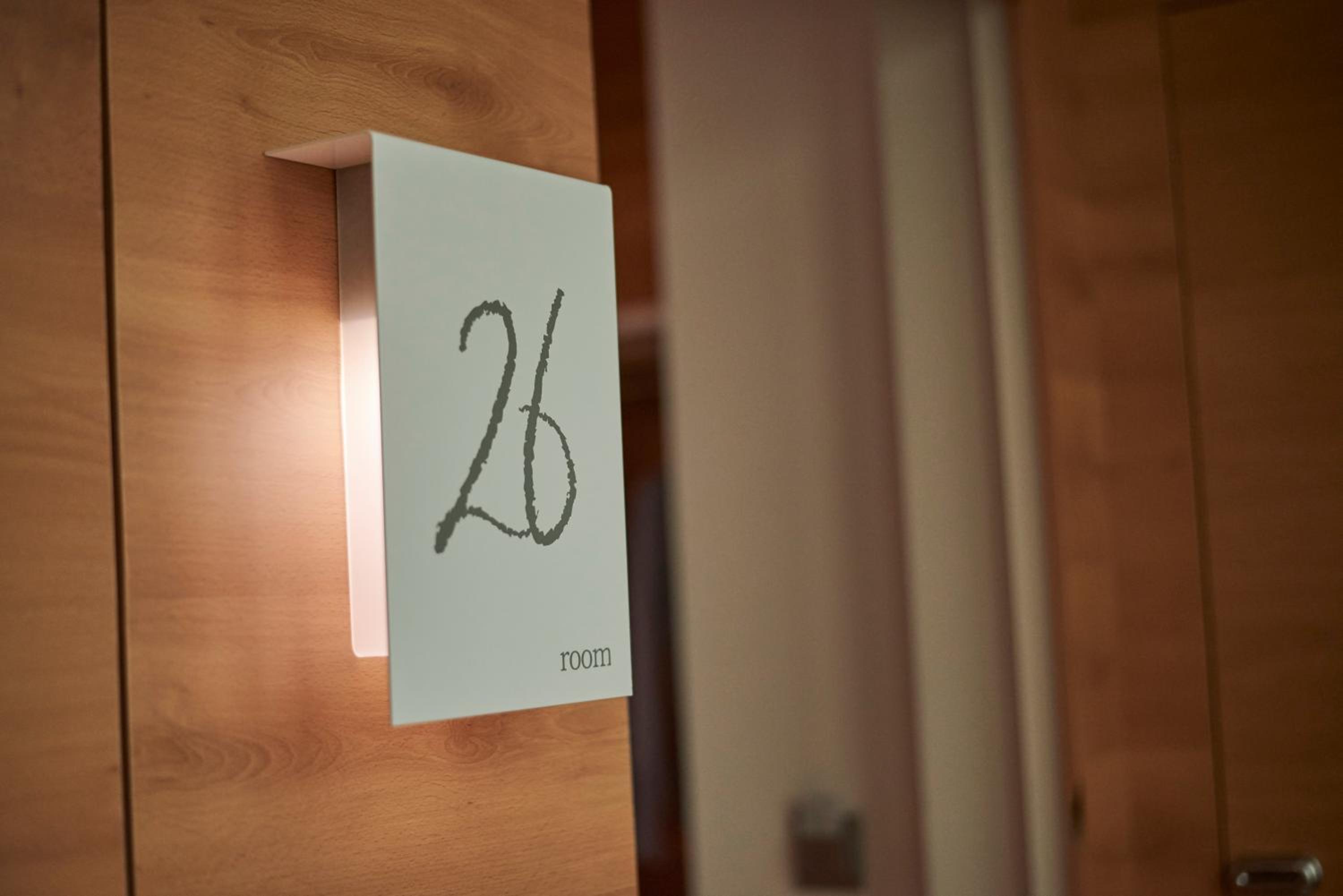 Deluxe Double or Twin Room - Photo 7