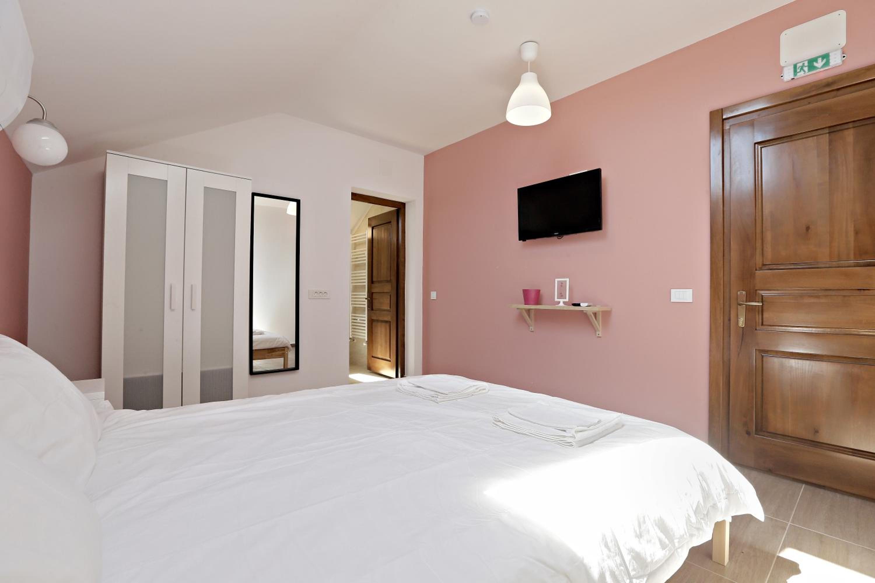 Budget Double Room photo 2