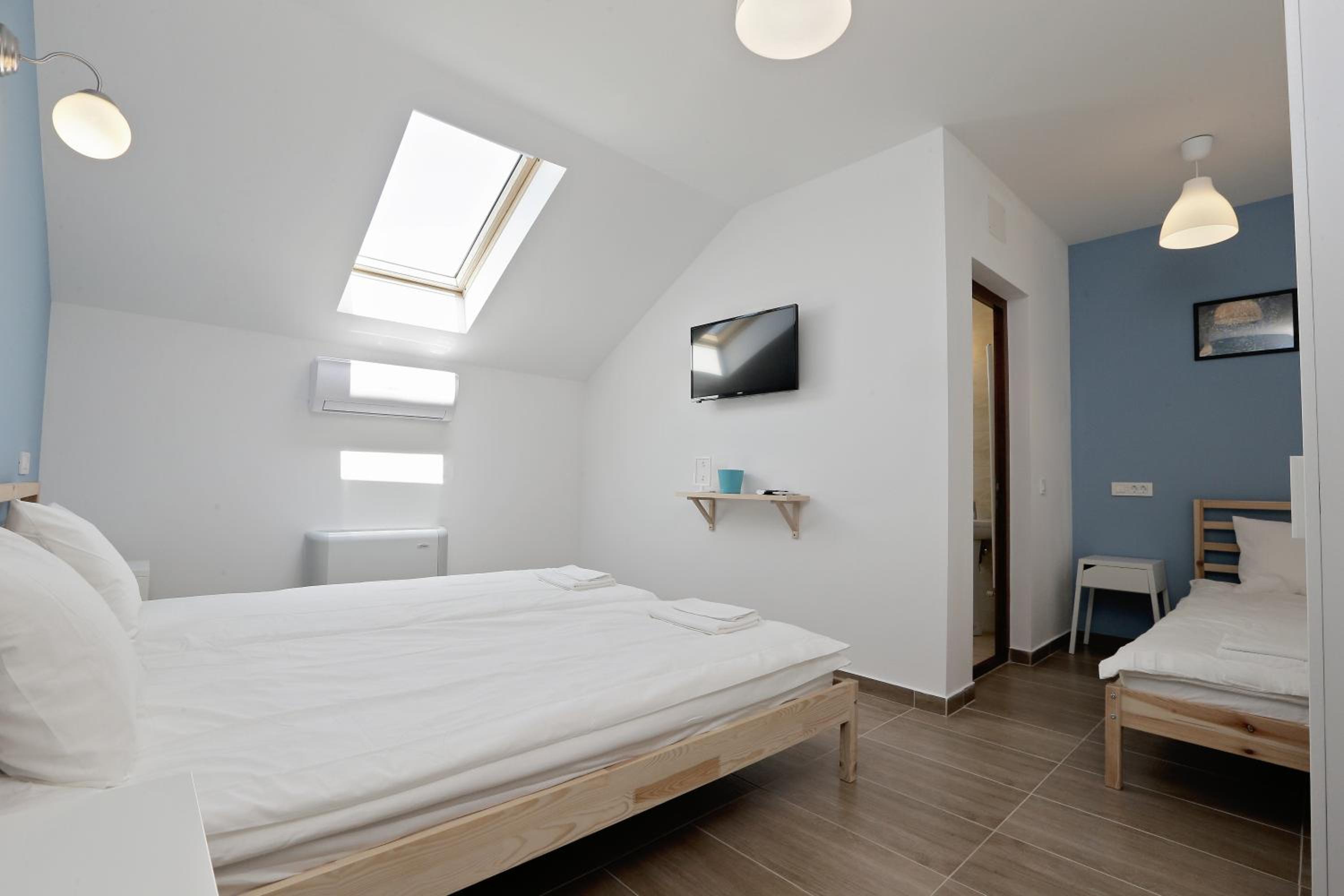 Budget Triple Room photo 3