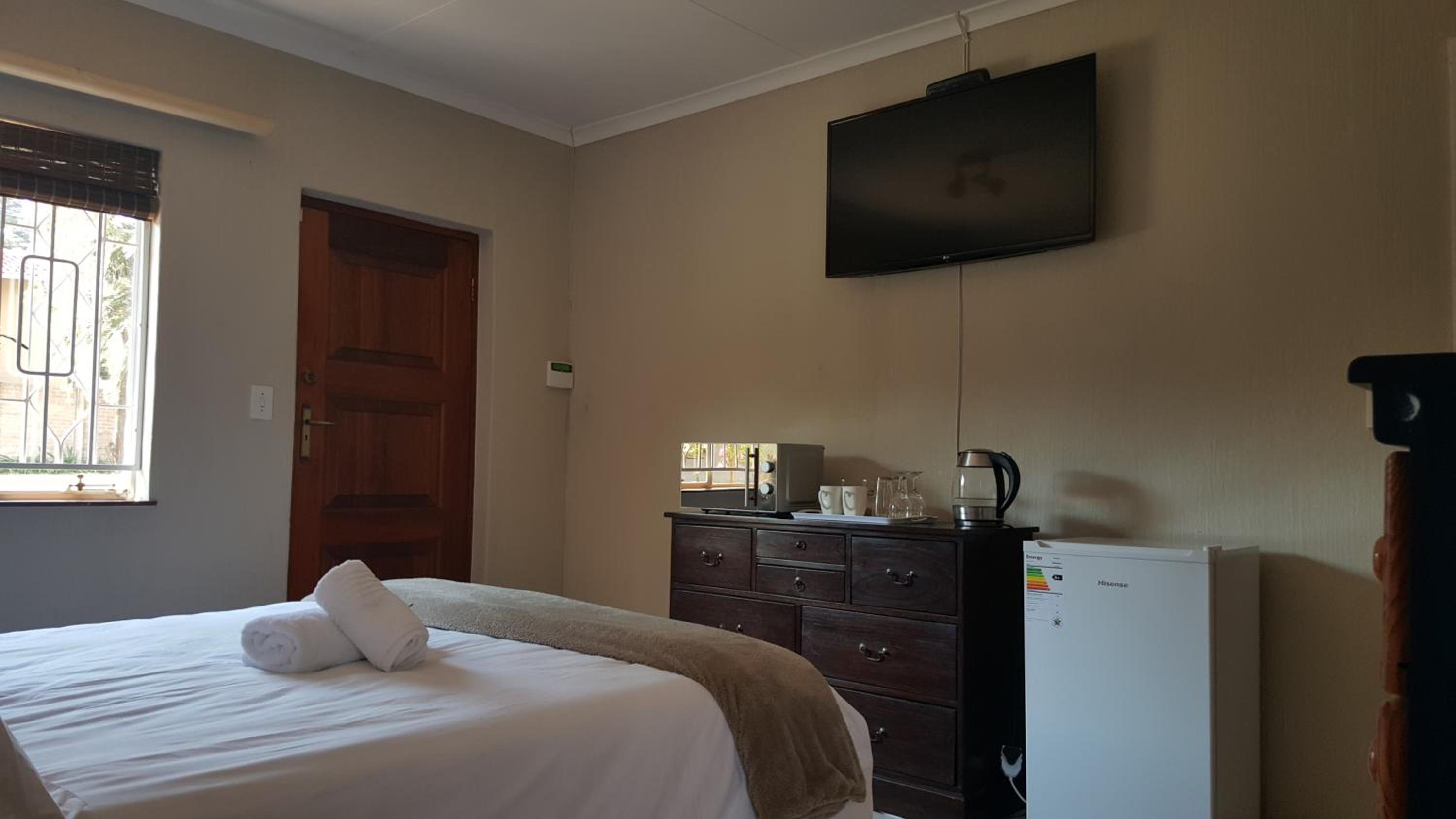 Twin/Double Room photo 3