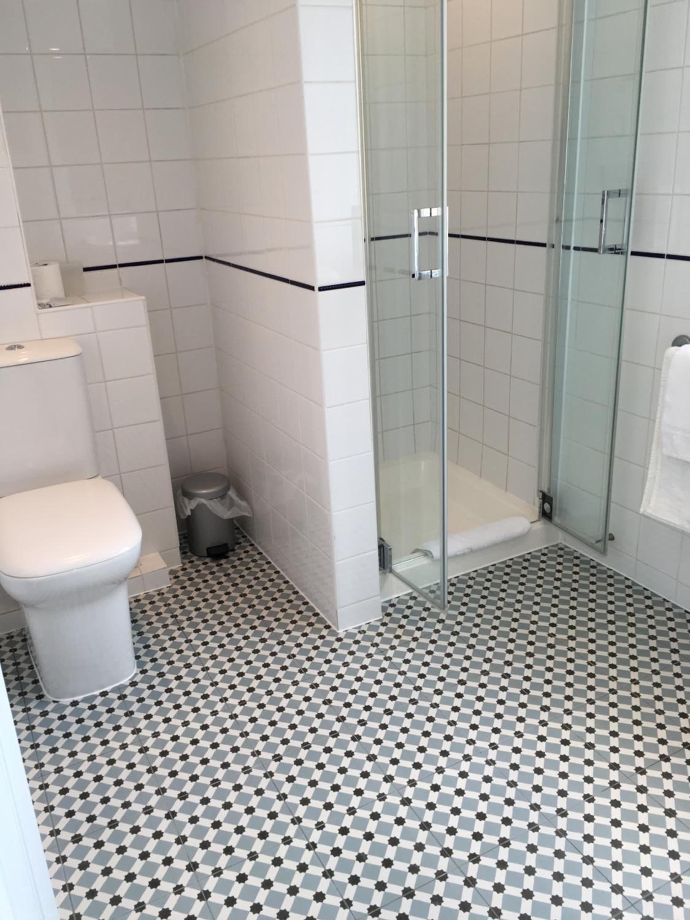 Single Room with Bathroom photo 2