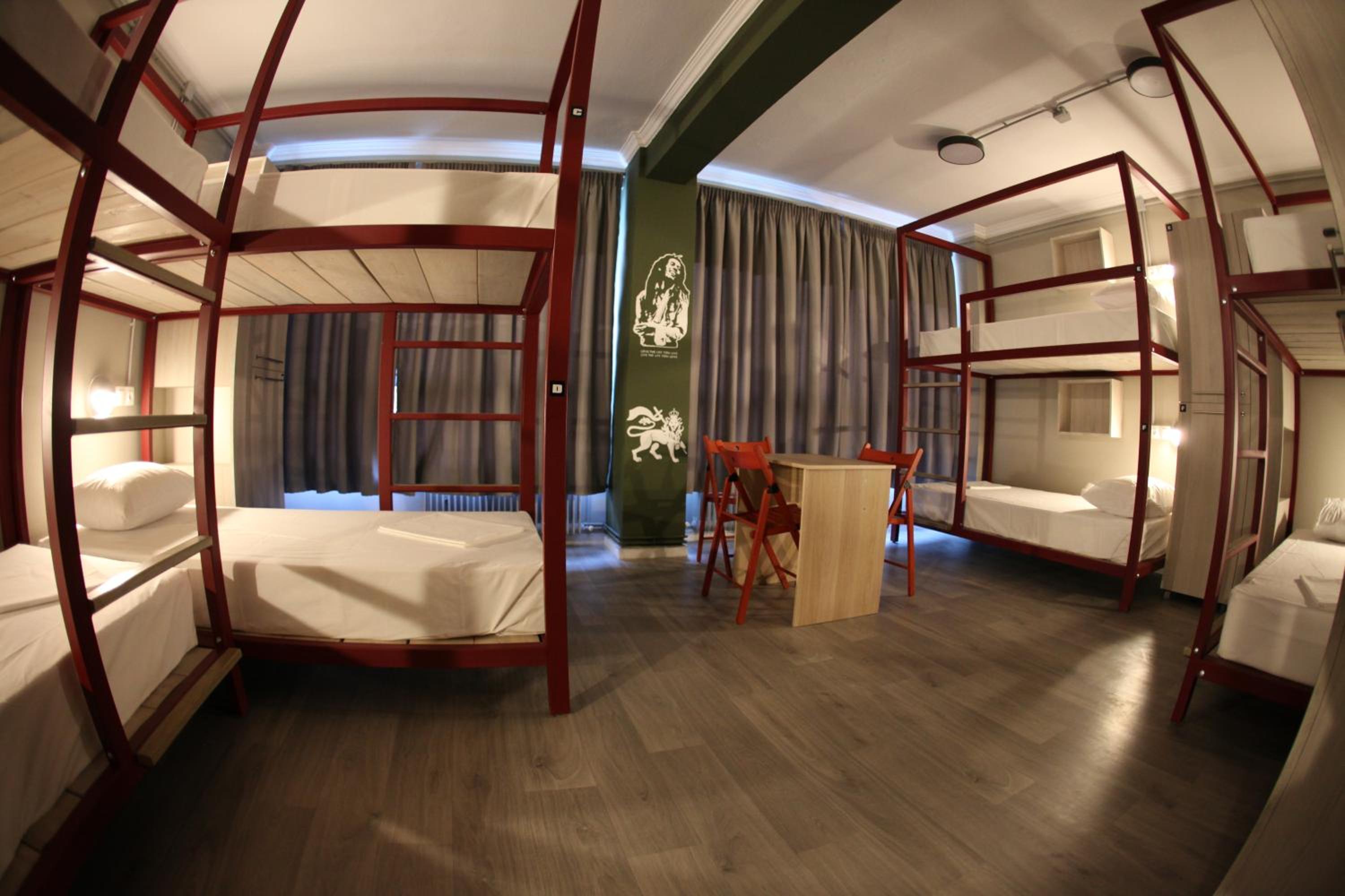 Bed in 8-Bed Mixed Dormitory Room