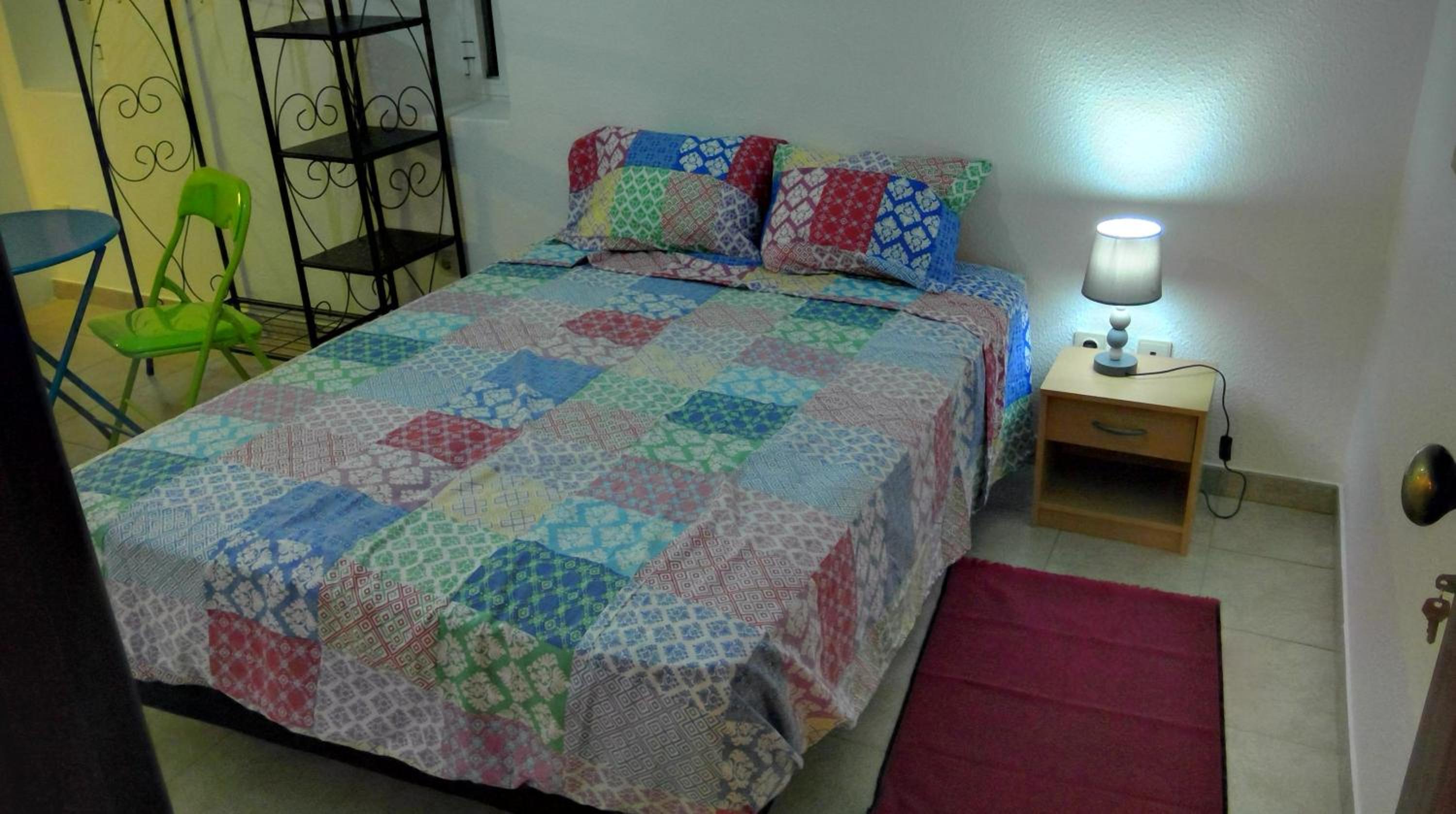 Double Room with Private Bathroom - Photo 6