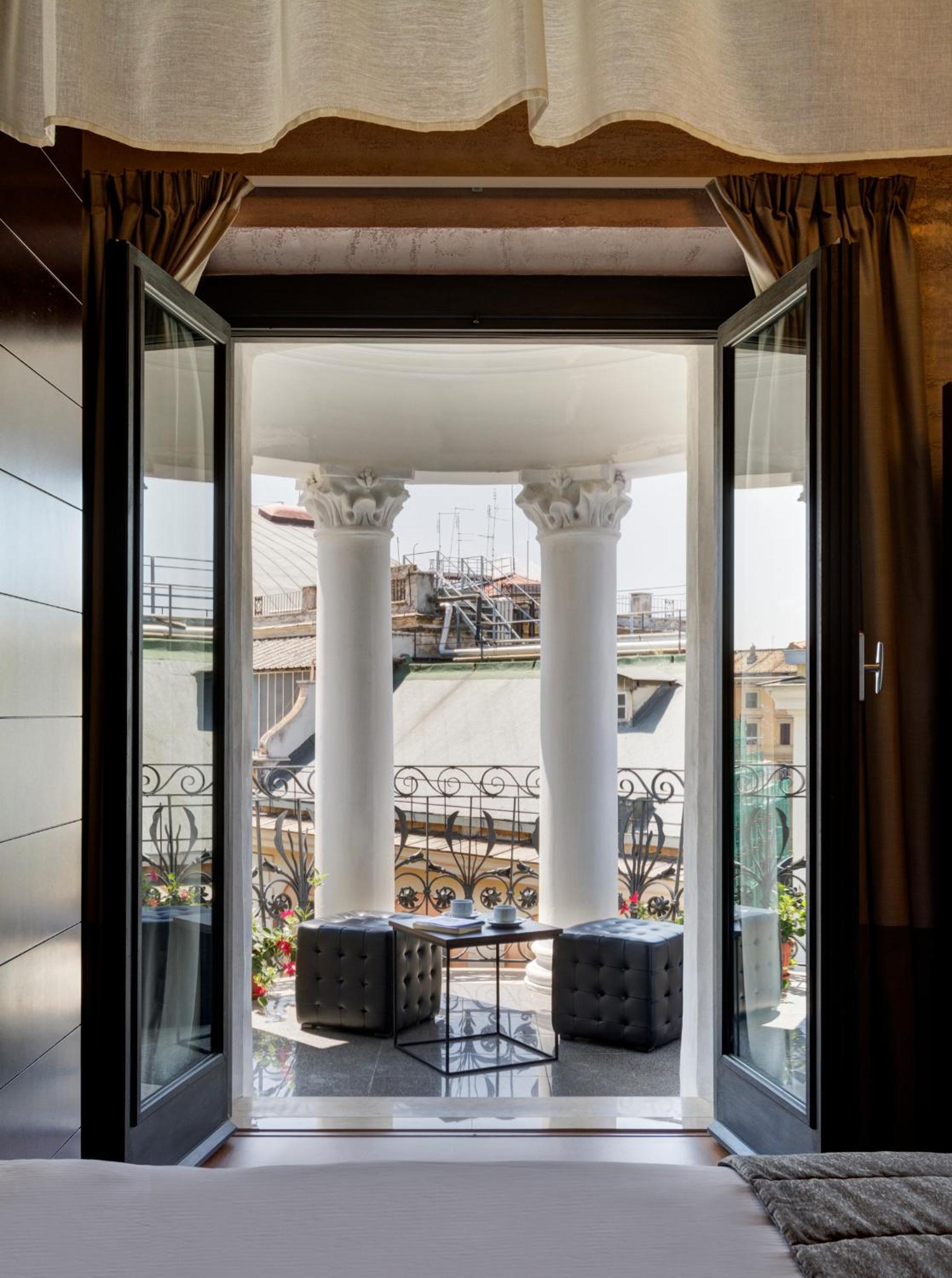 Royal Wellness Suite with Balcony
