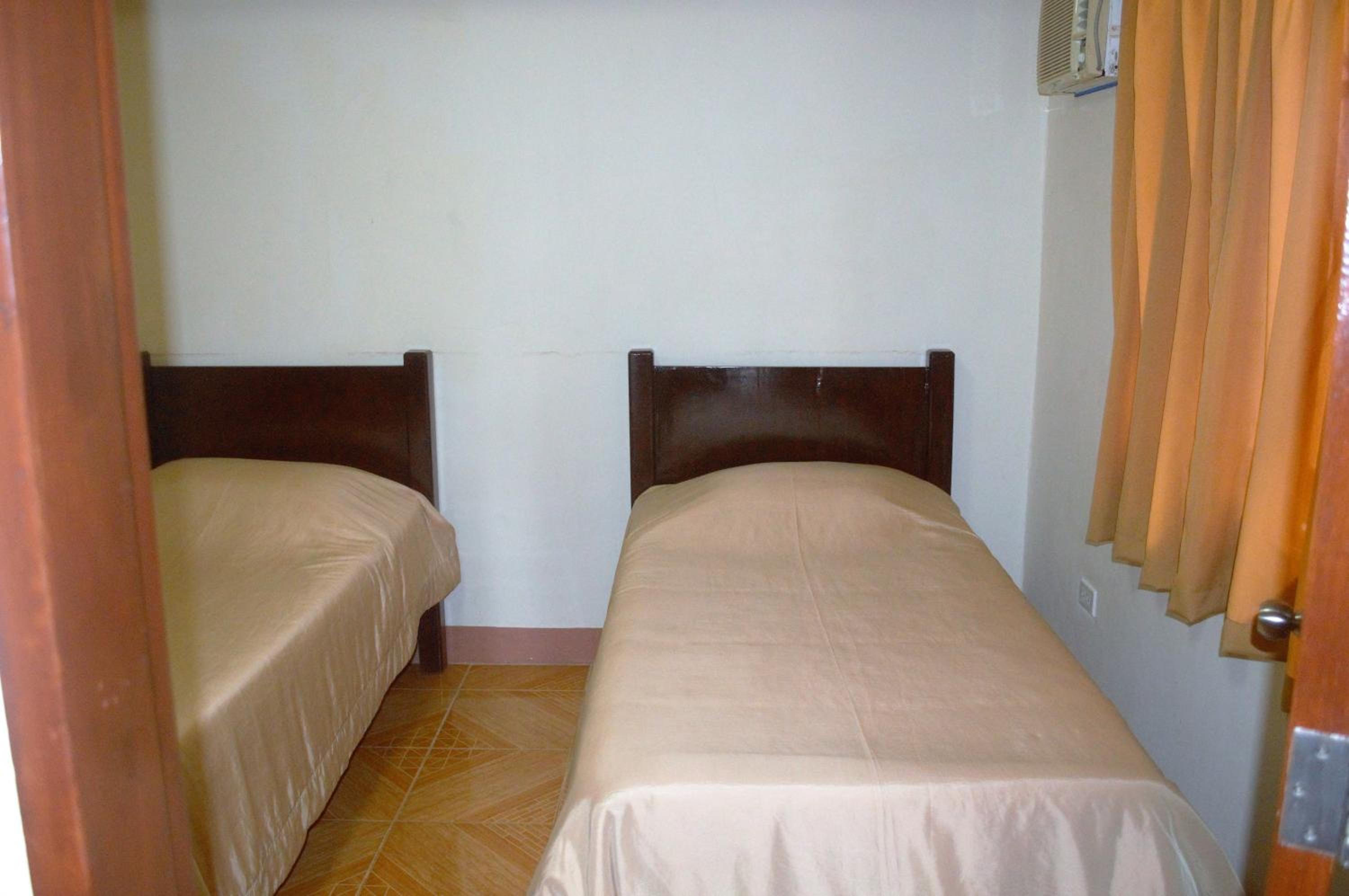 Standard Twin Room photo 2