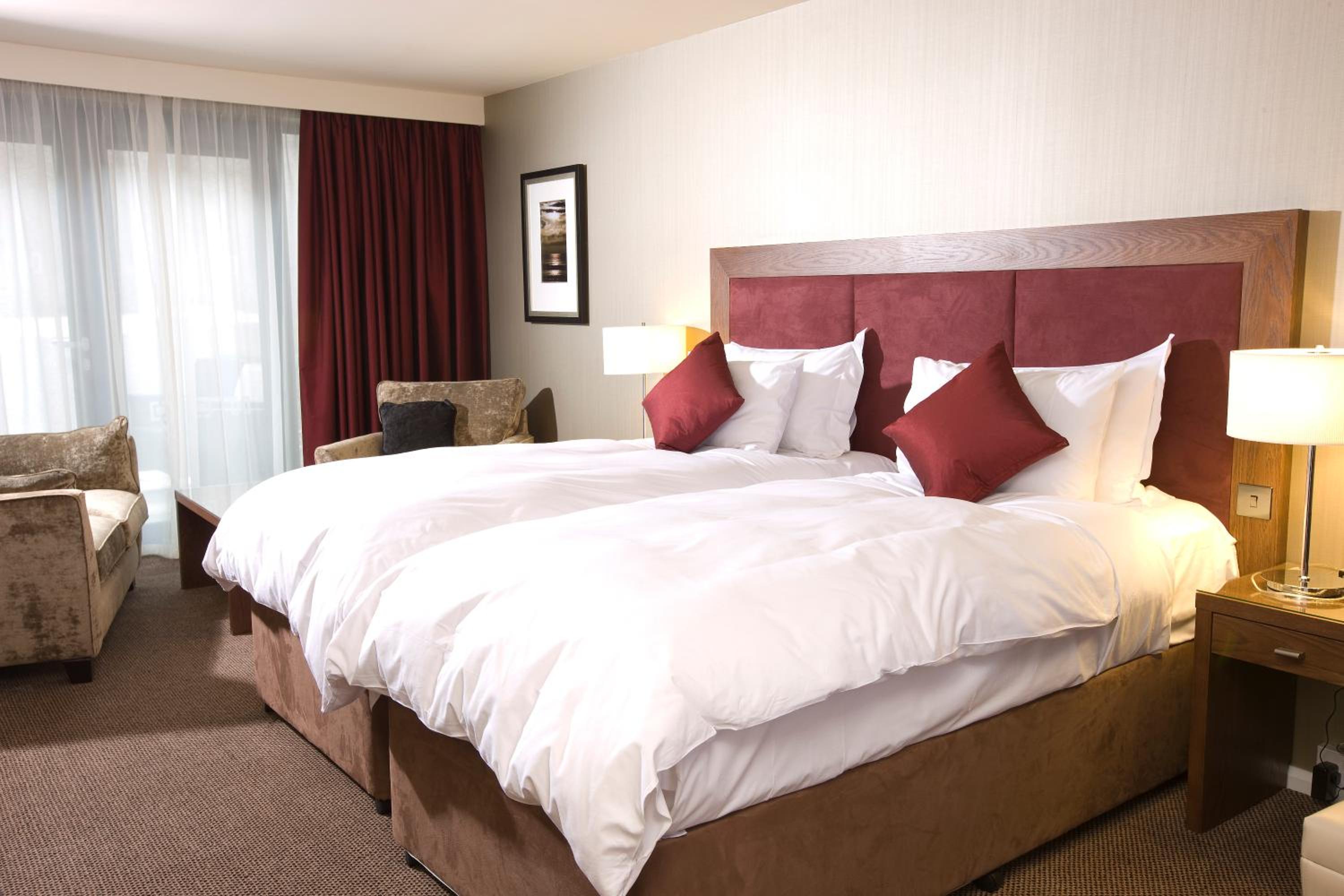 Executive Twin Room with Patio - Photo 3