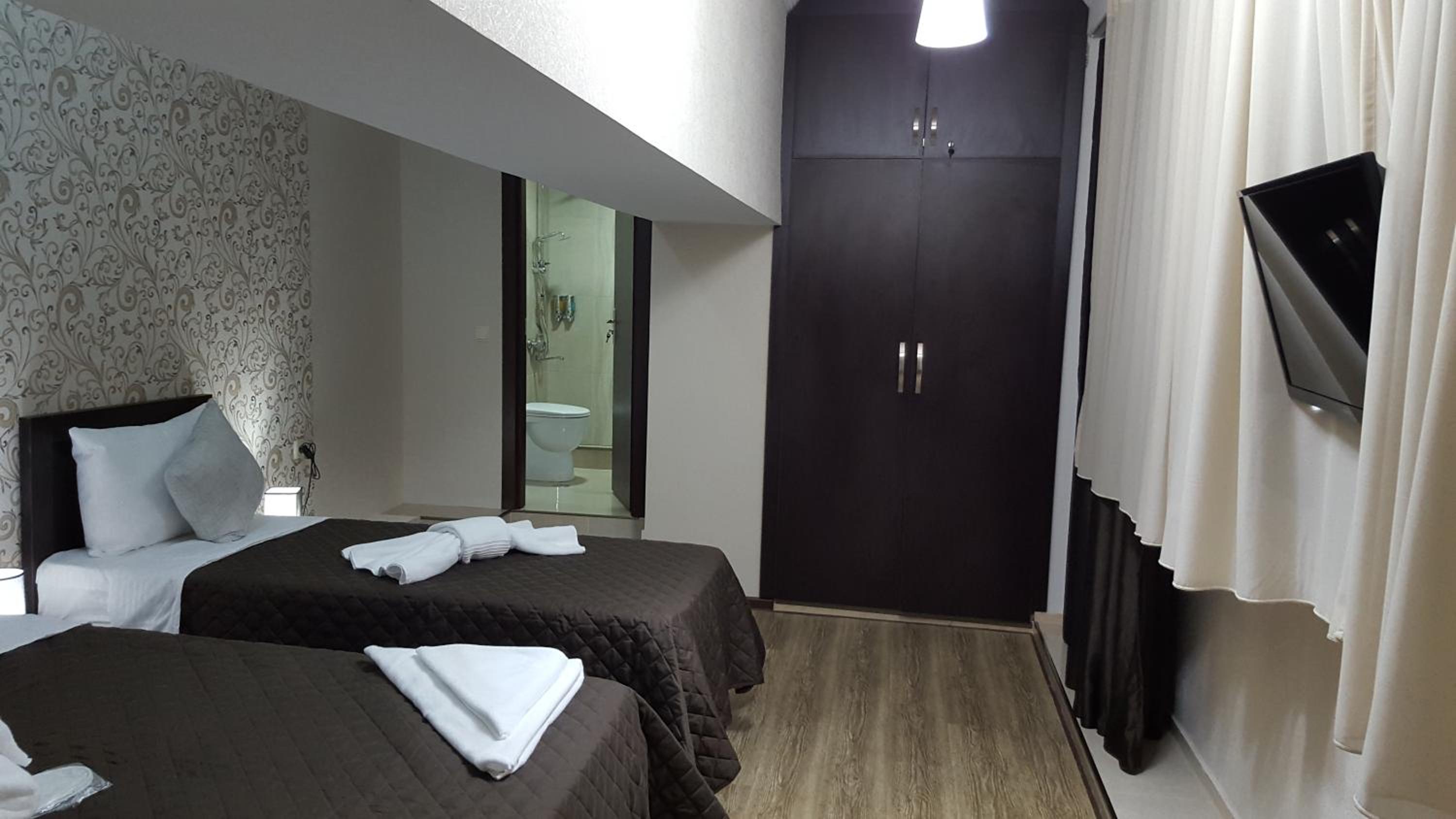 Large Double or Twin Room