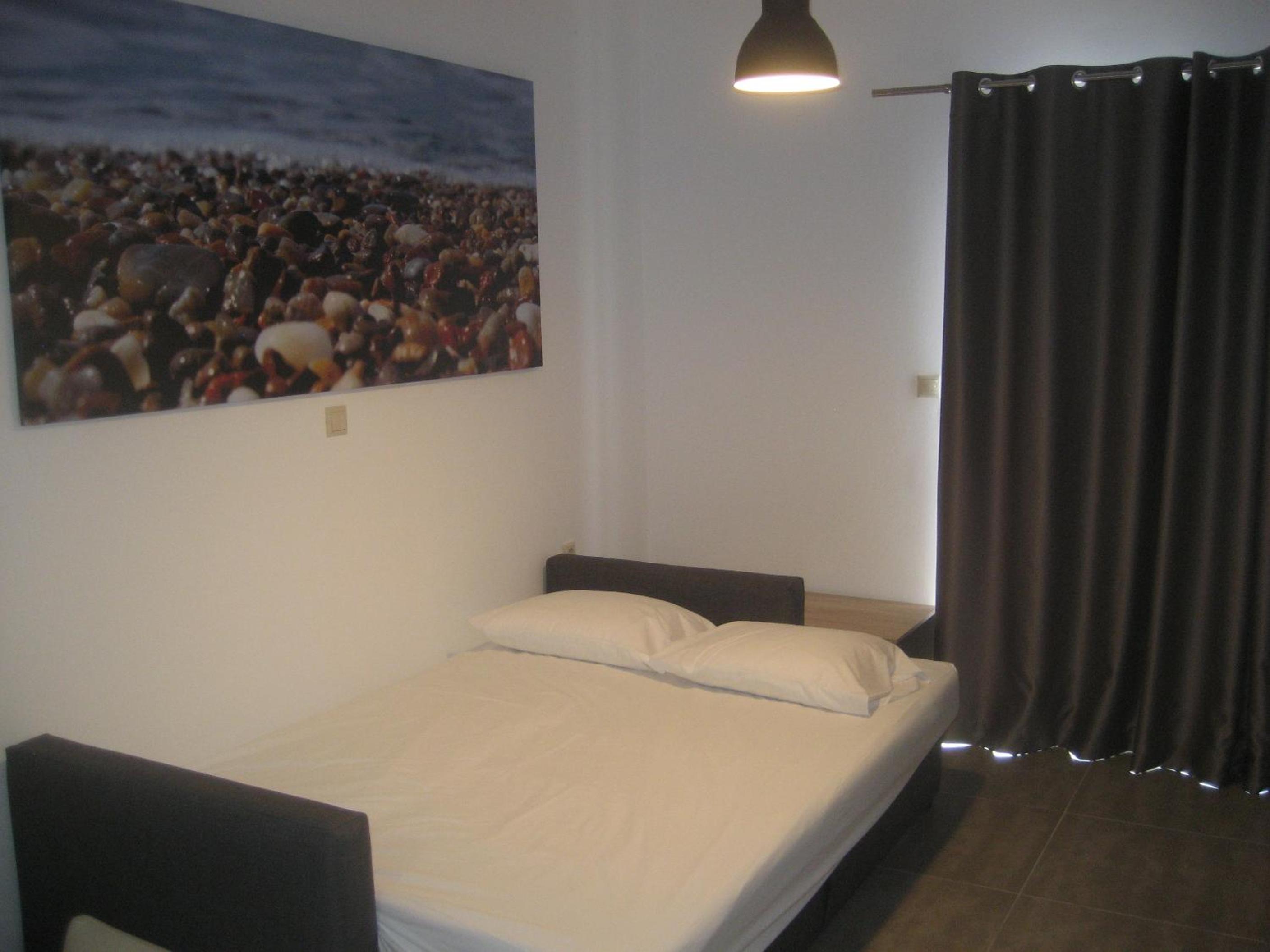 One-Bedroom Apartment - Photo 21