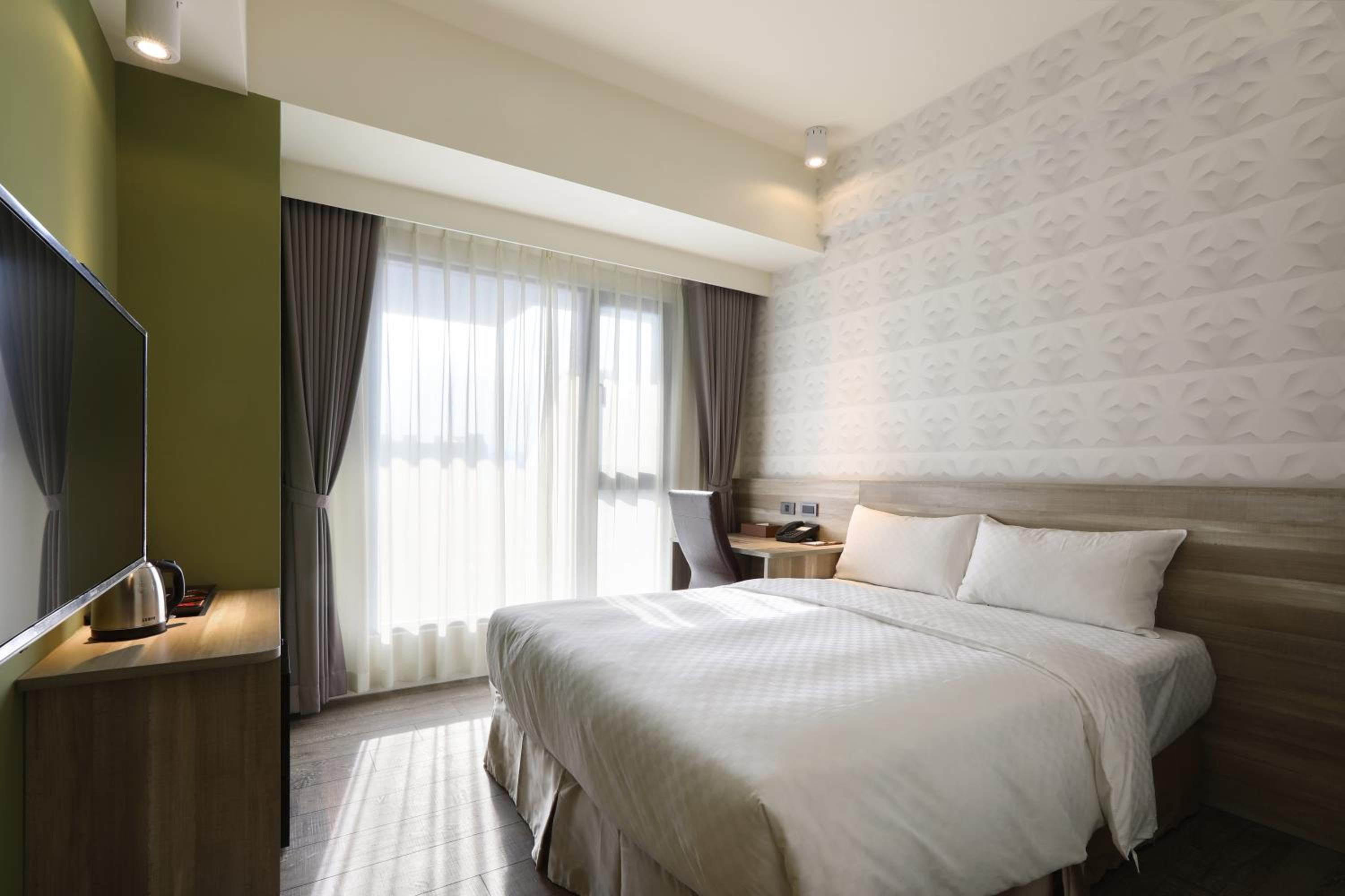 Standard Double Room - Photo 3