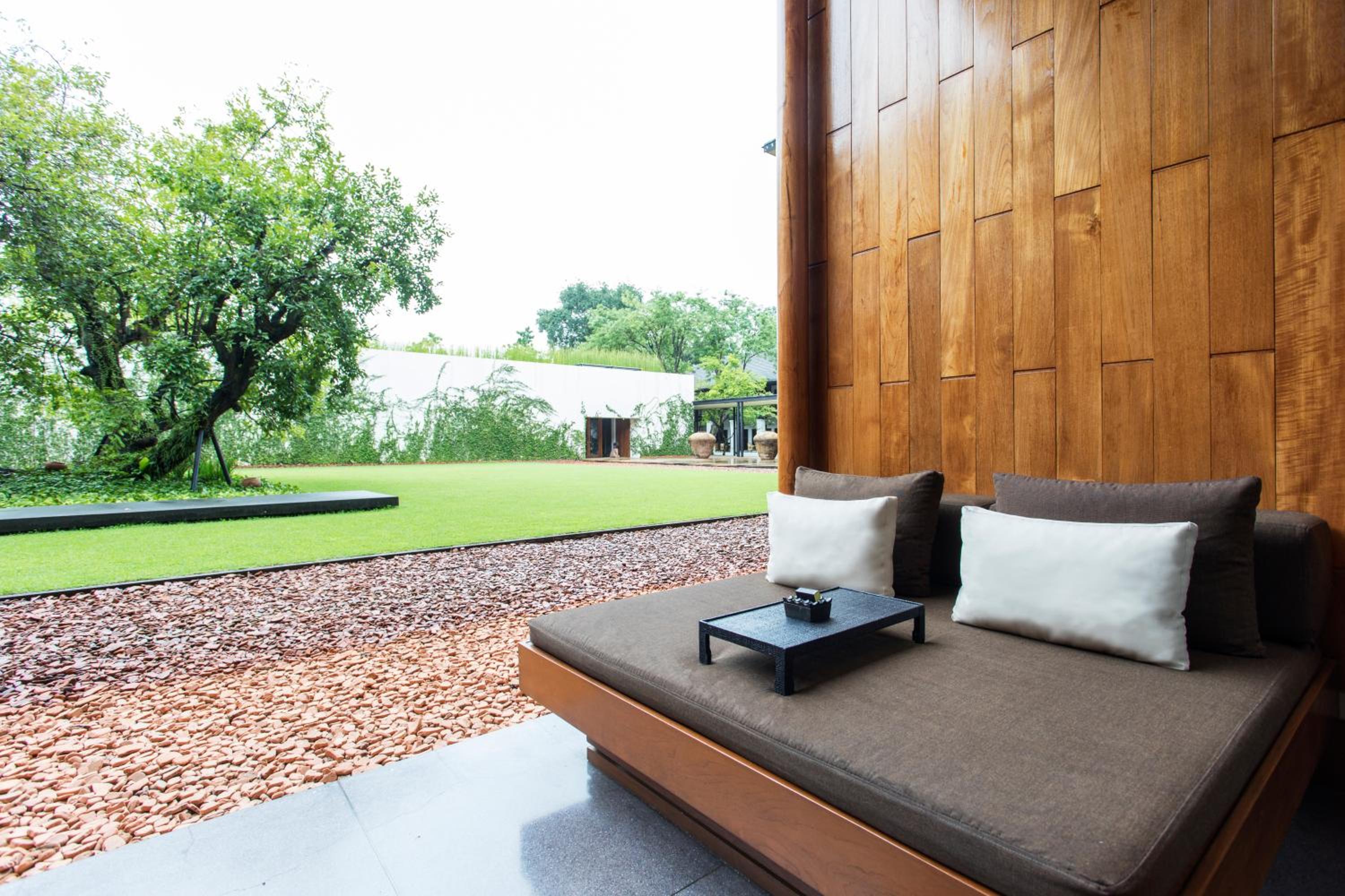 Deluxe Garden View Room - Photo 7