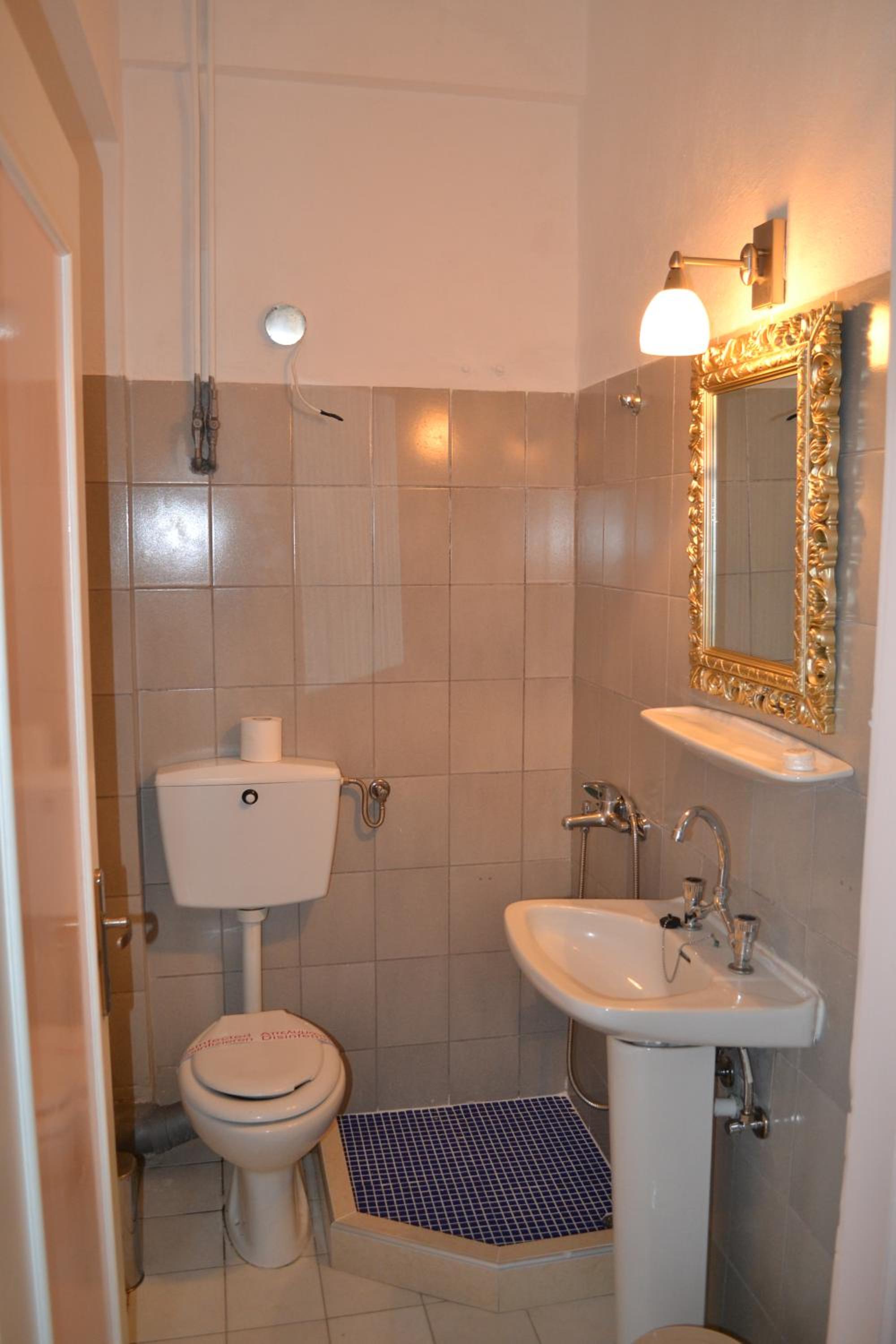 Double Room with Balcony and Sea View - Photo 10