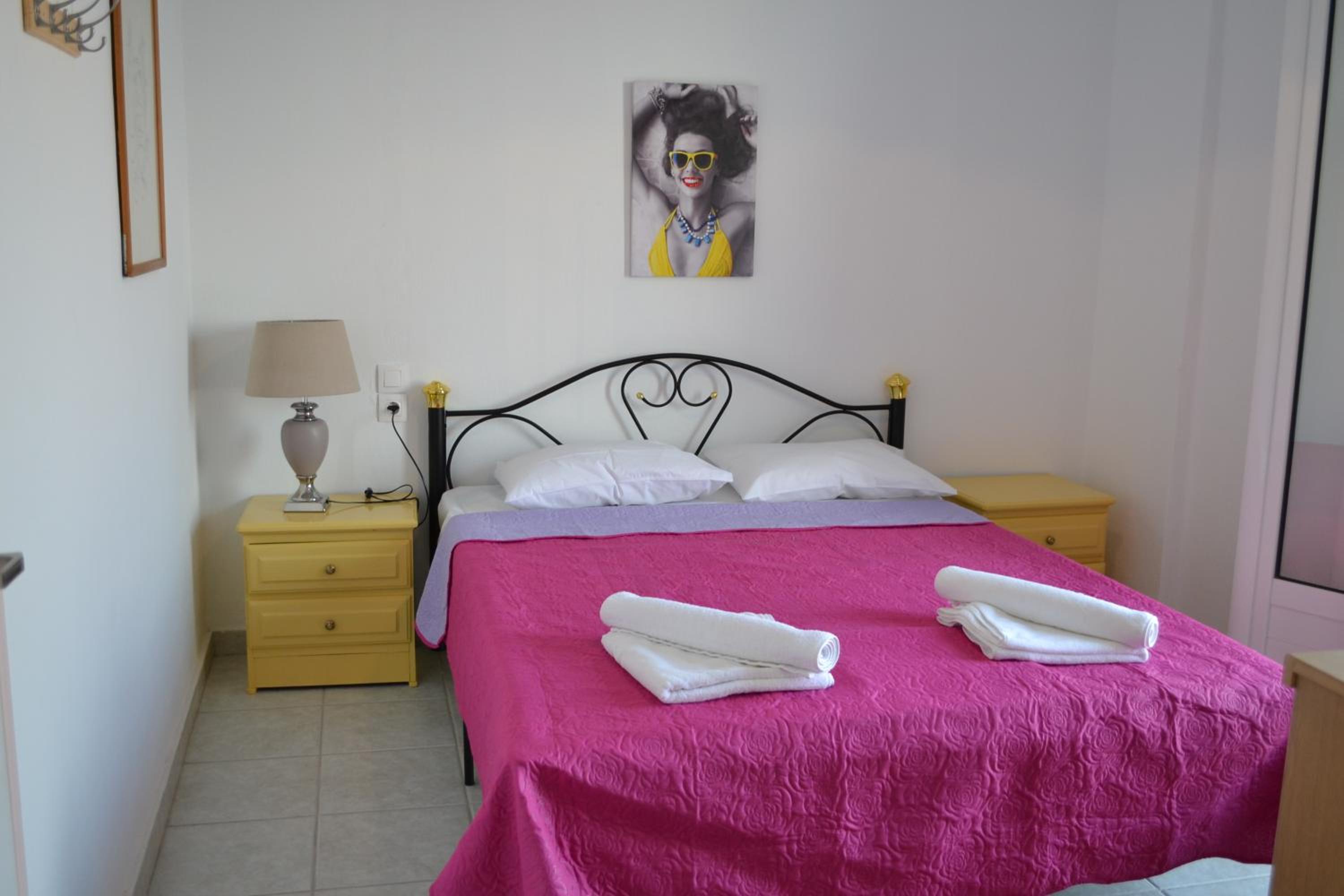 Double Room with Balcony and Sea View - Photo 28