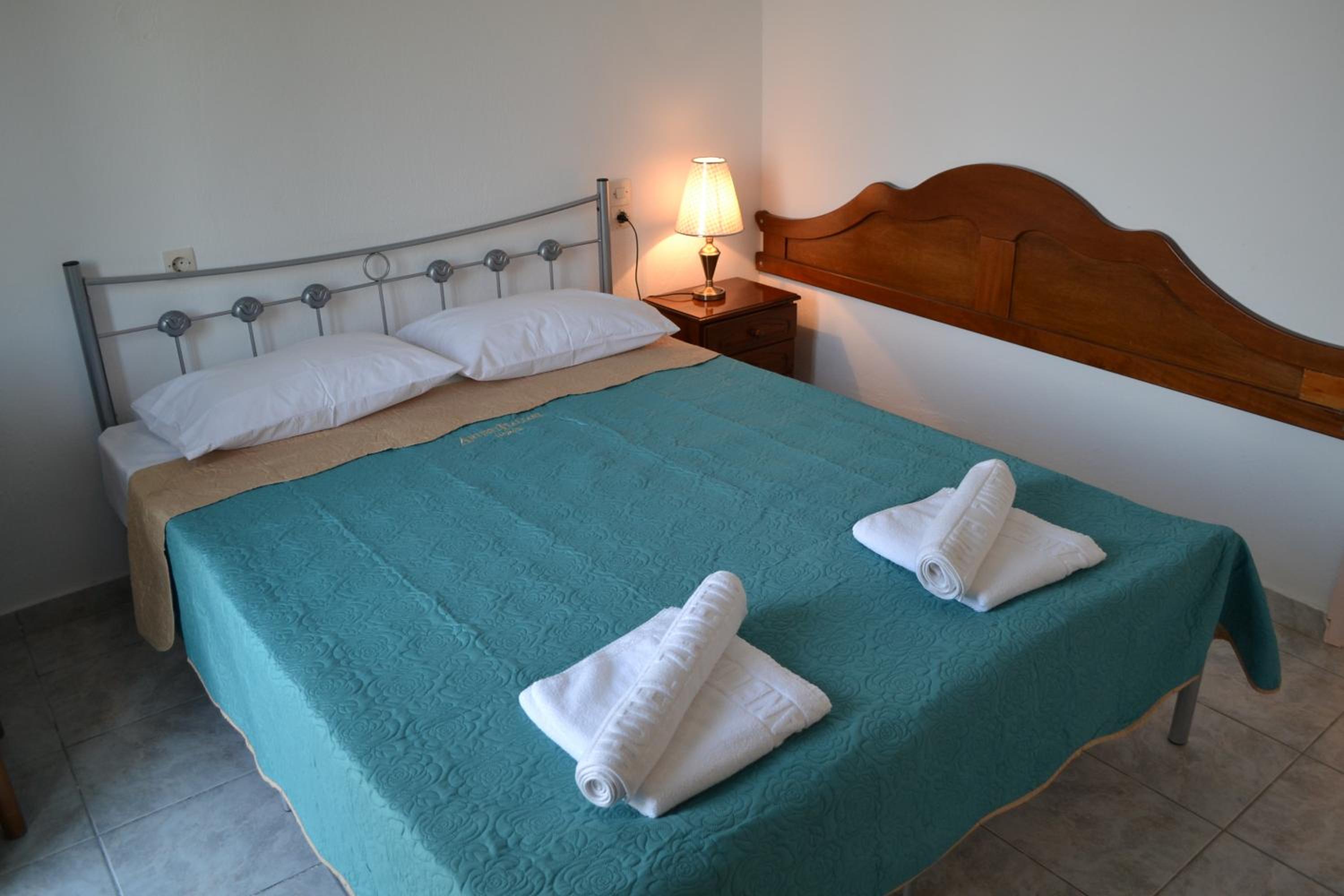 Double Room with Balcony and Sea View - Photo 23