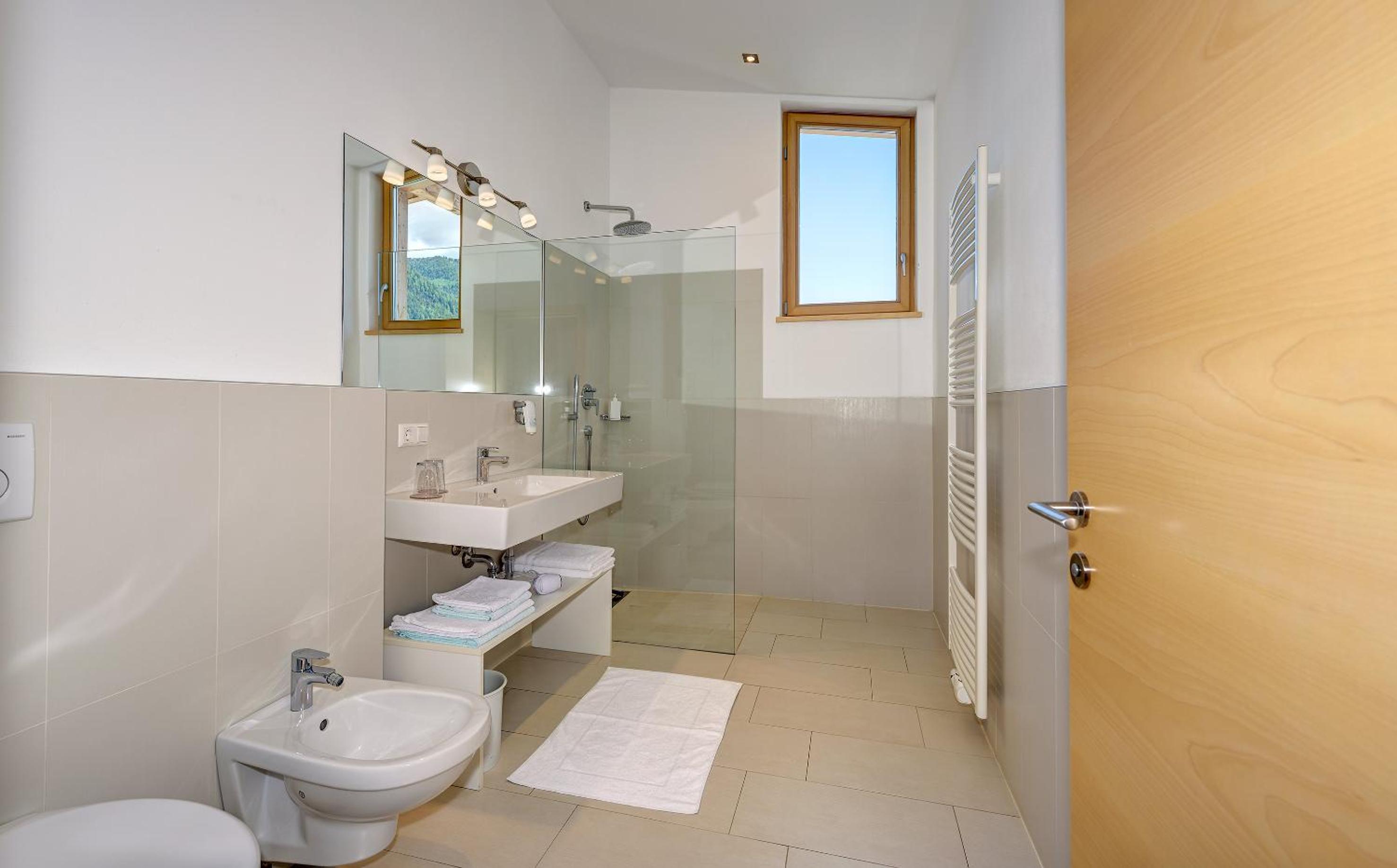 Double Room with Mountain View - Photo 3
