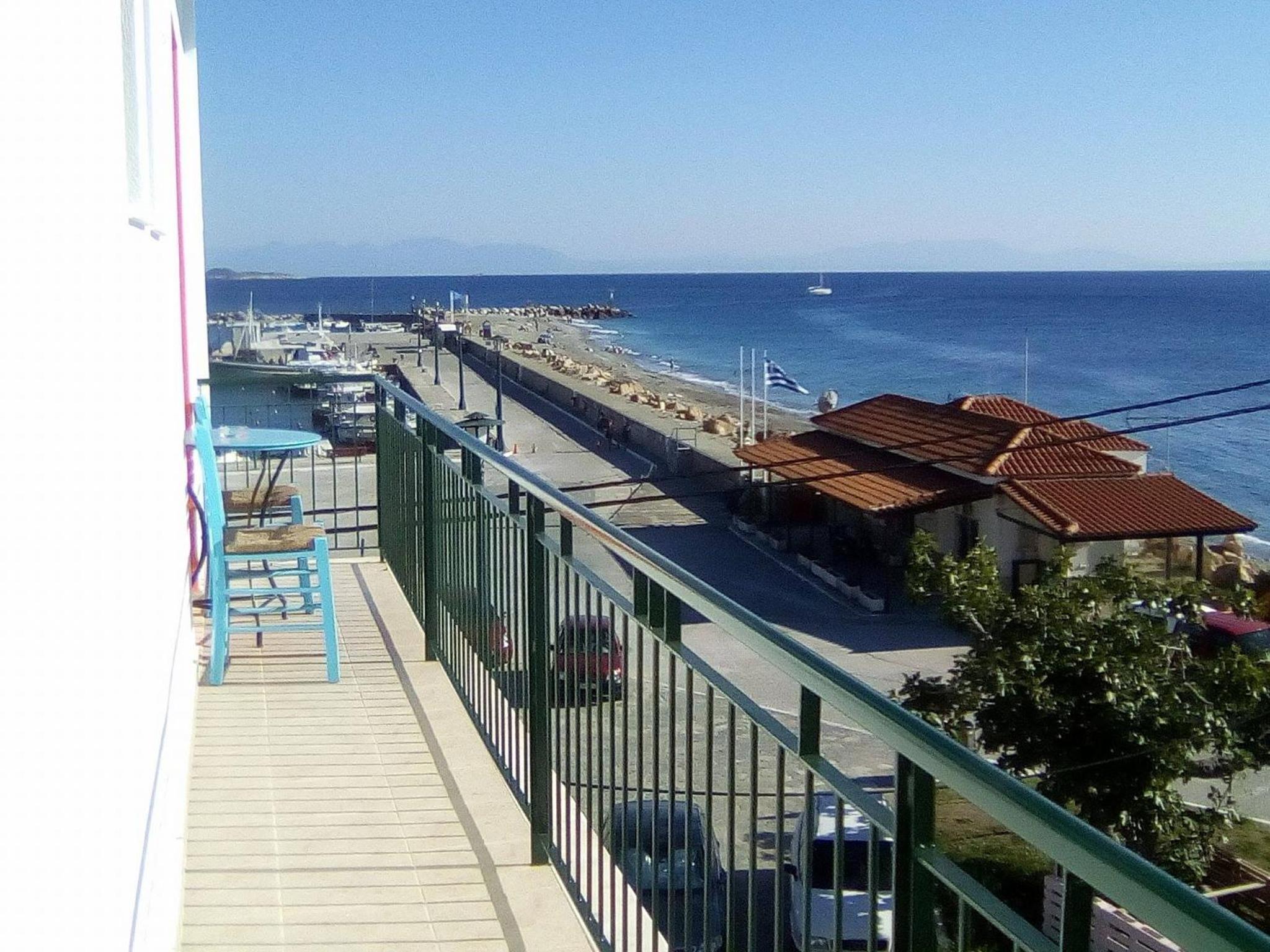 Double Room with Balcony and Sea View - Photo 9