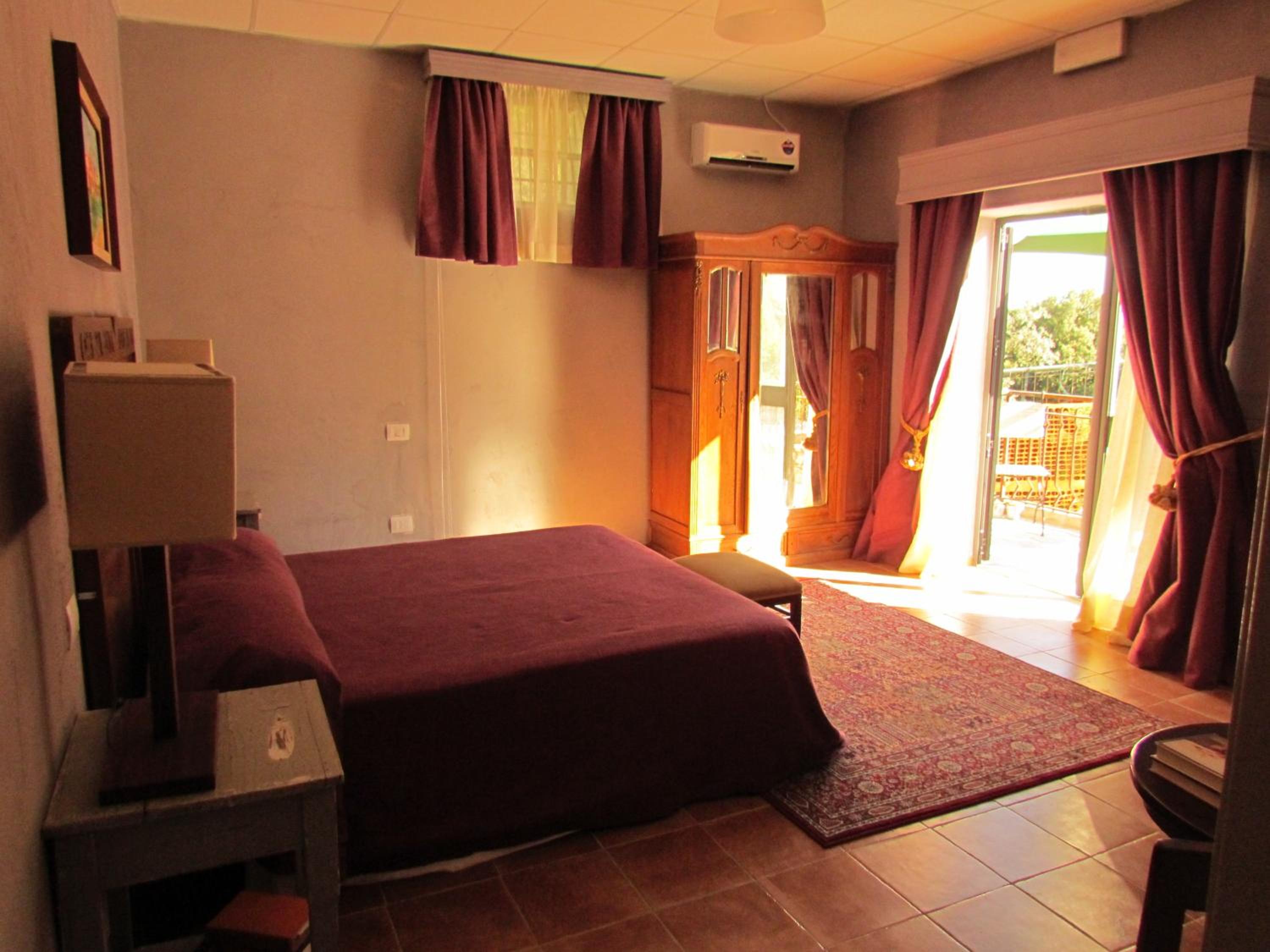 Large Double Room photo 1