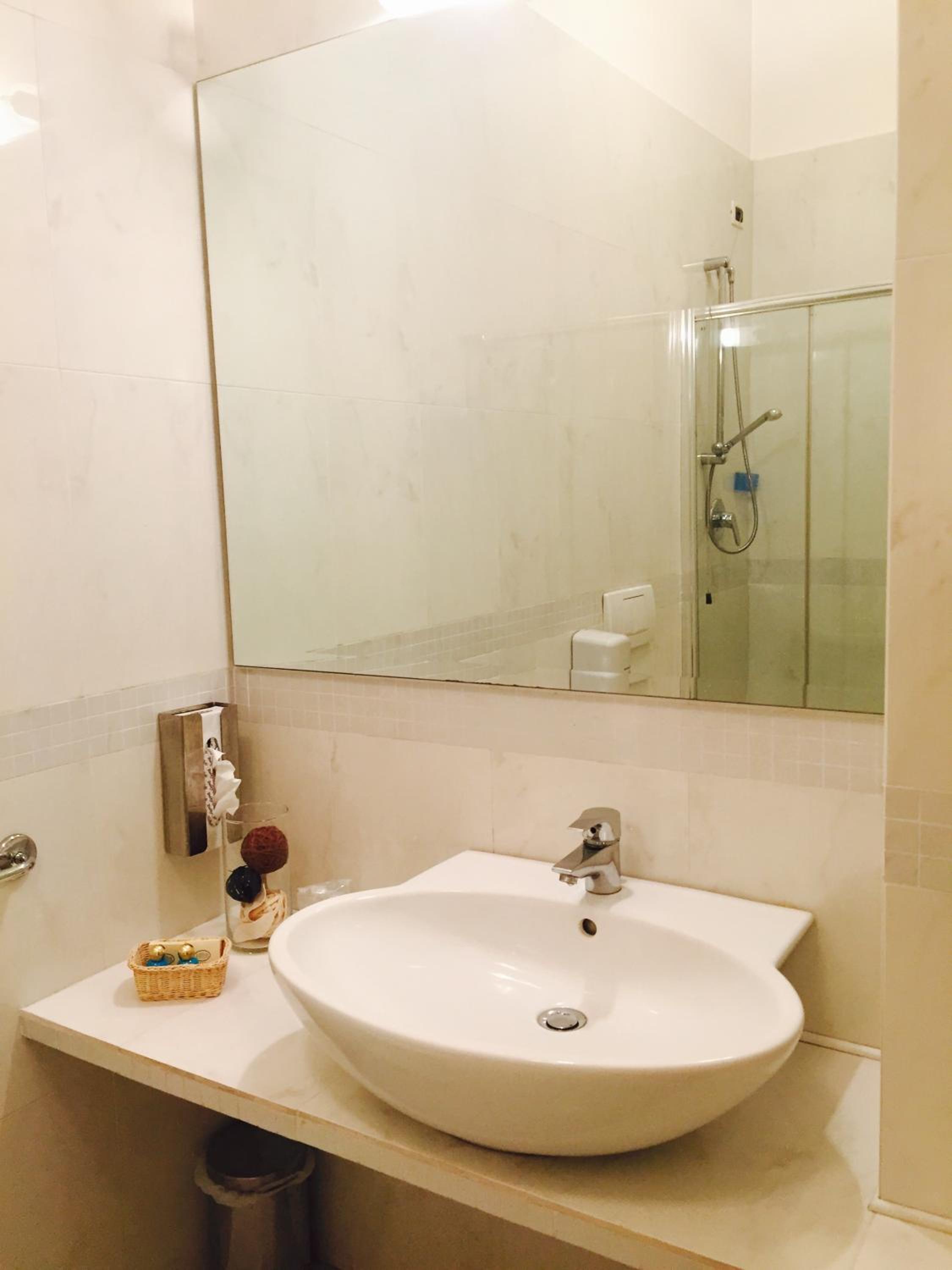 Standard Double or Twin Room photo 3