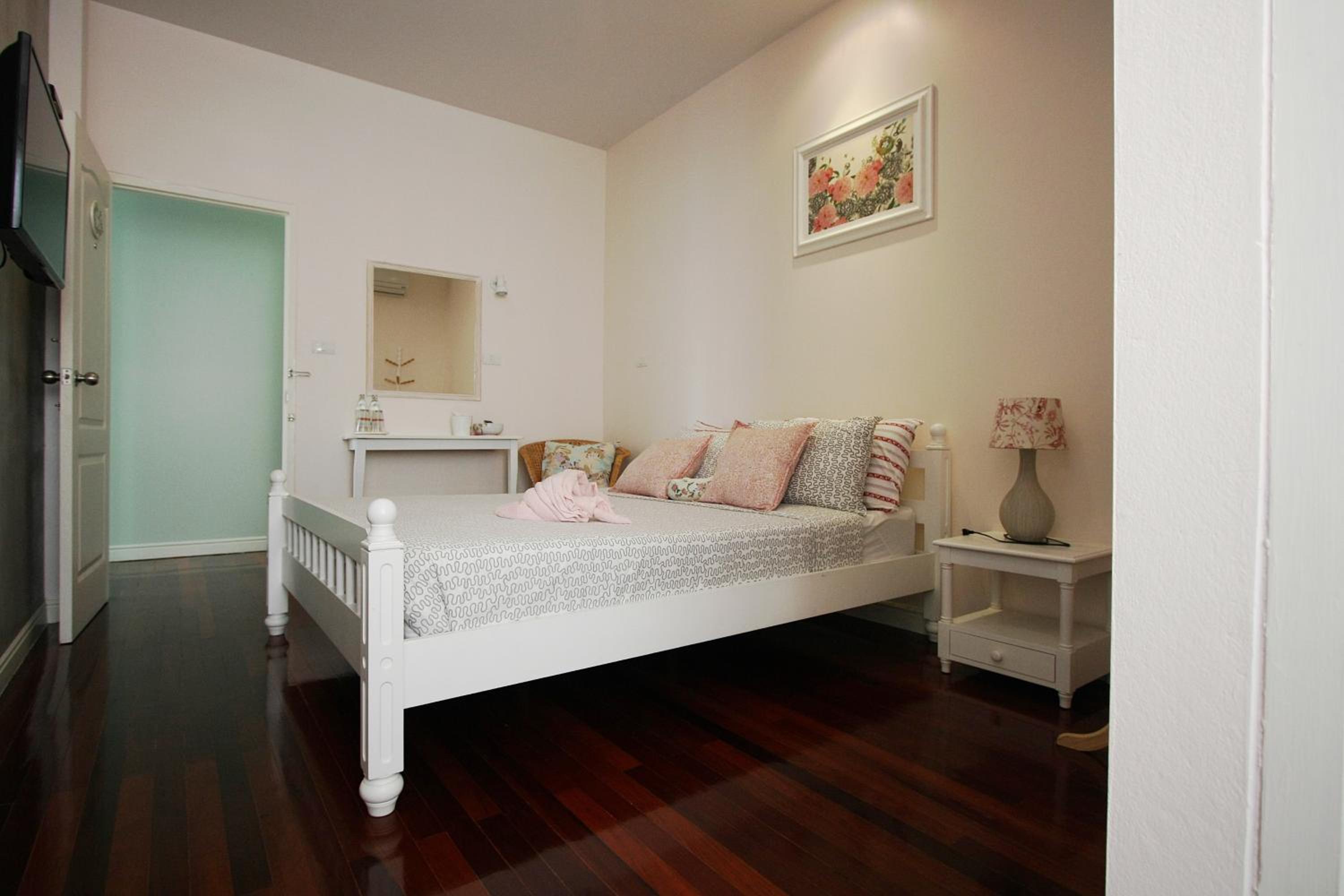 Standard Queen Room photo 1