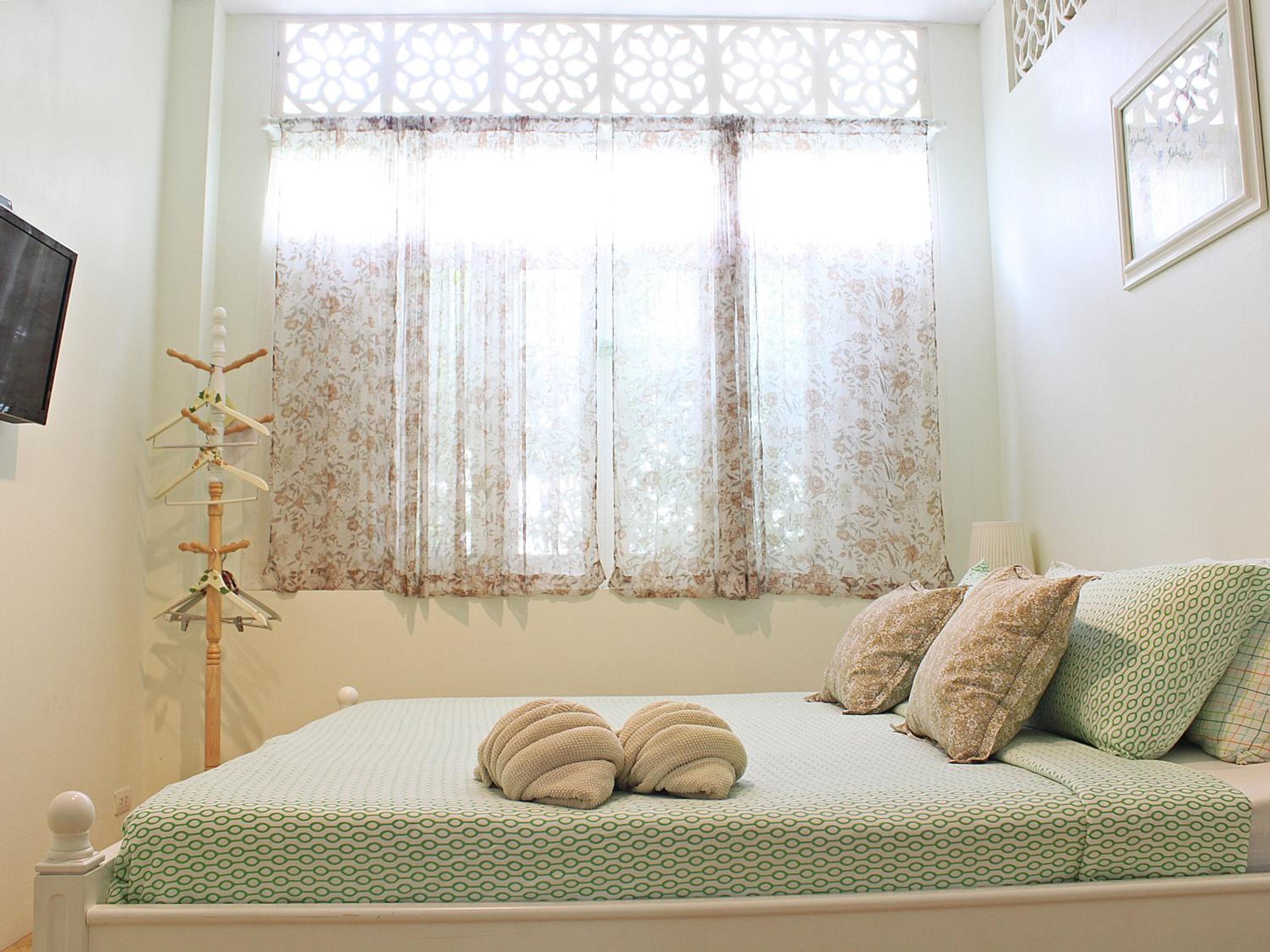 Standard King Room photo 3