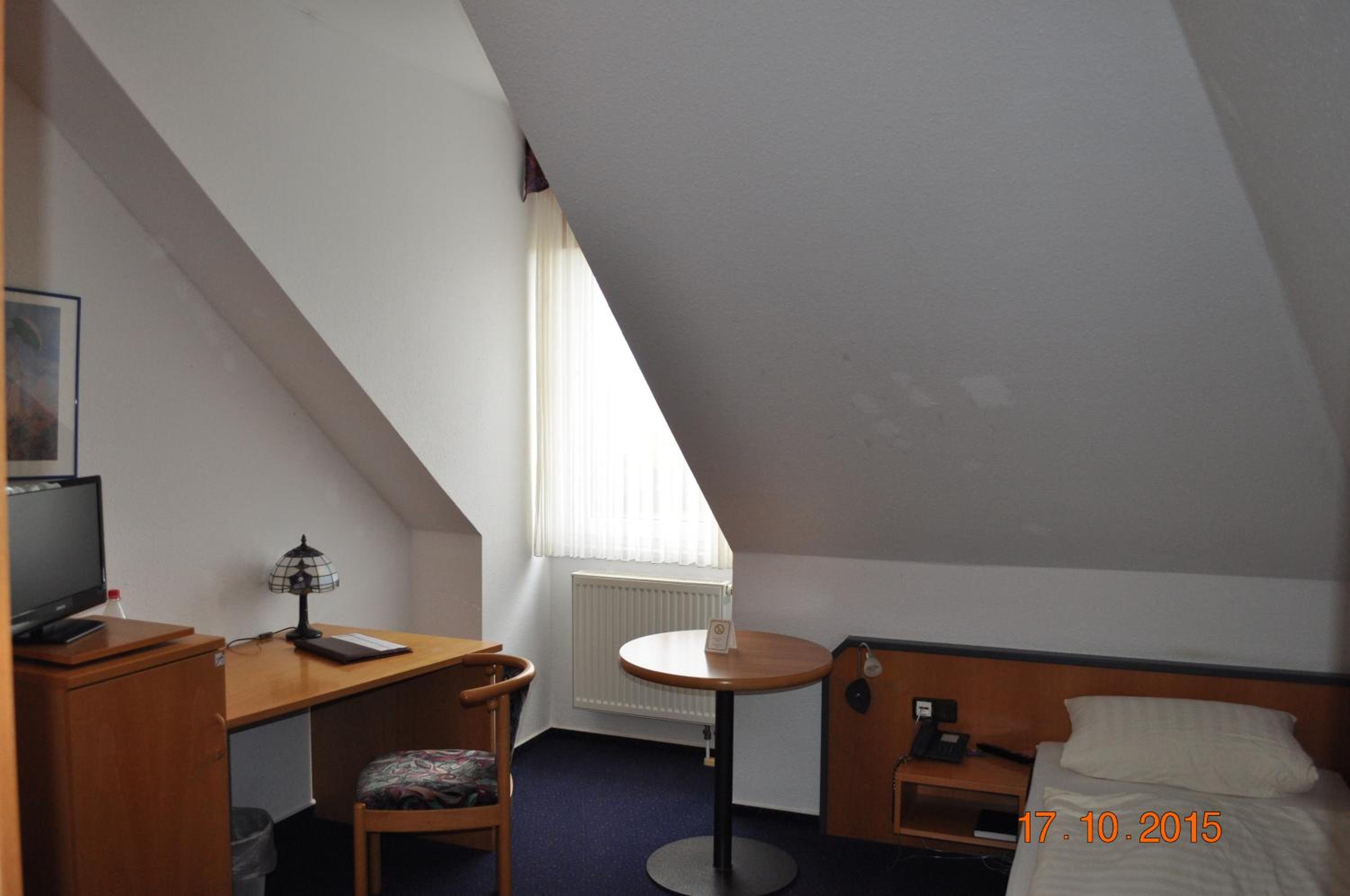 Single Room photo 2