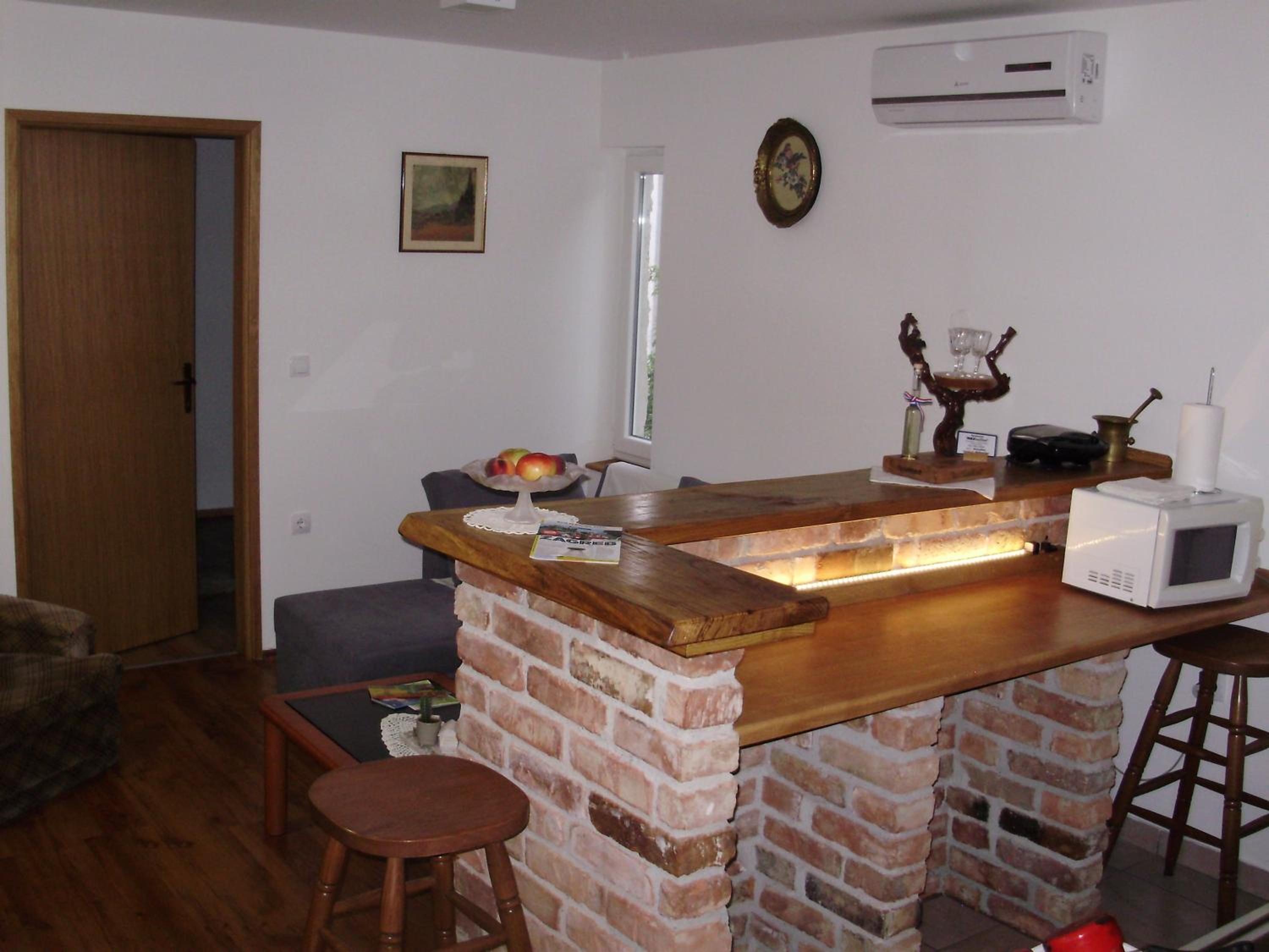 One-Bedroom Apartment - Photo 20