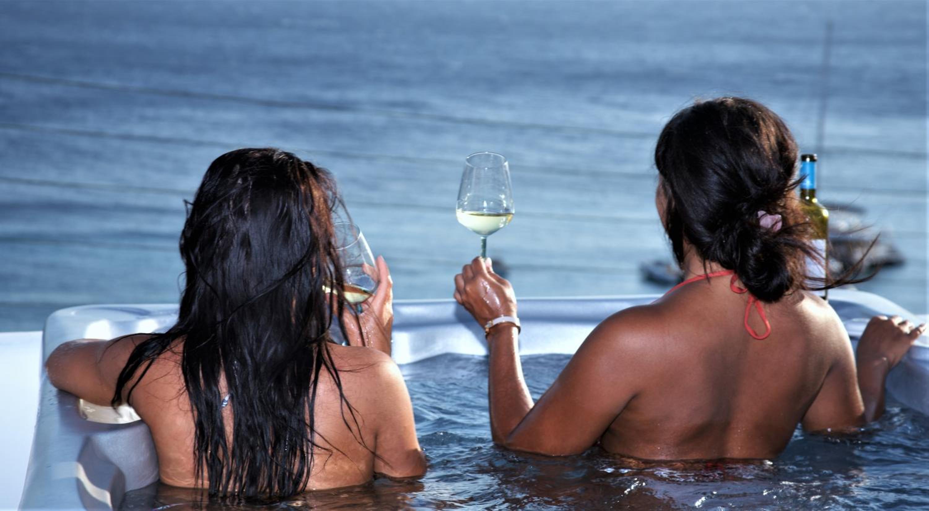 Suite with Outdoor Hot Tub and Sea View - Photo 16