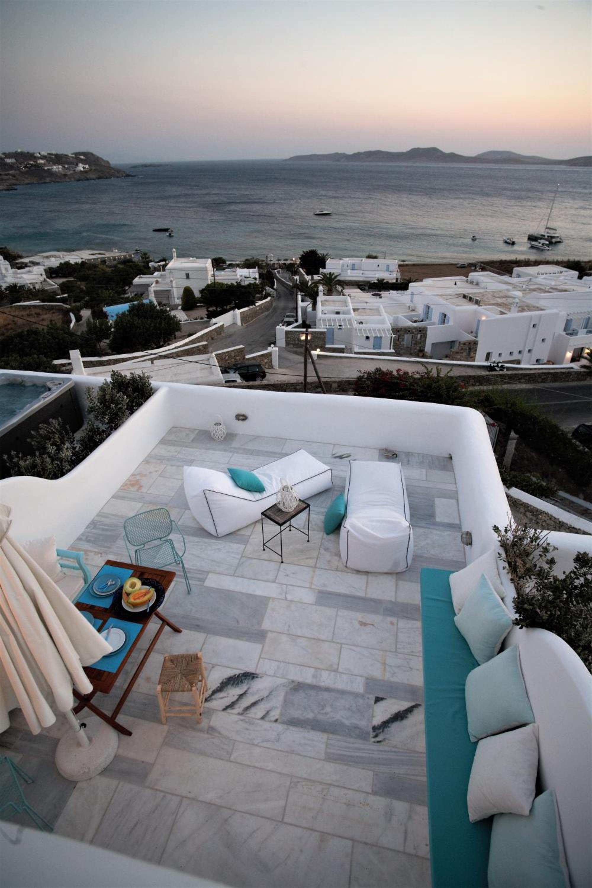 Holiday Home with Sea View - Photo 3