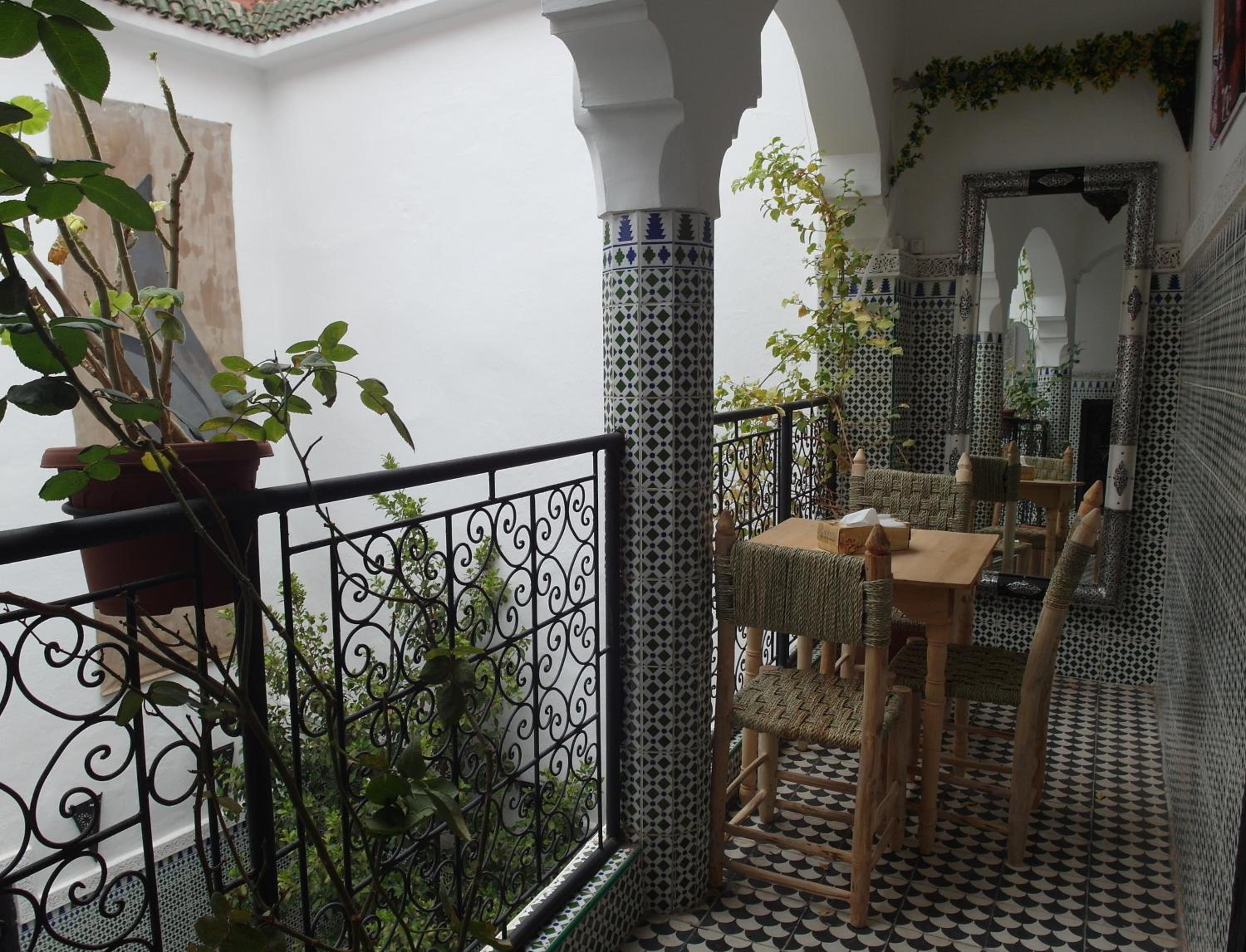 Deluxe Double Room with Shower - Photo 14