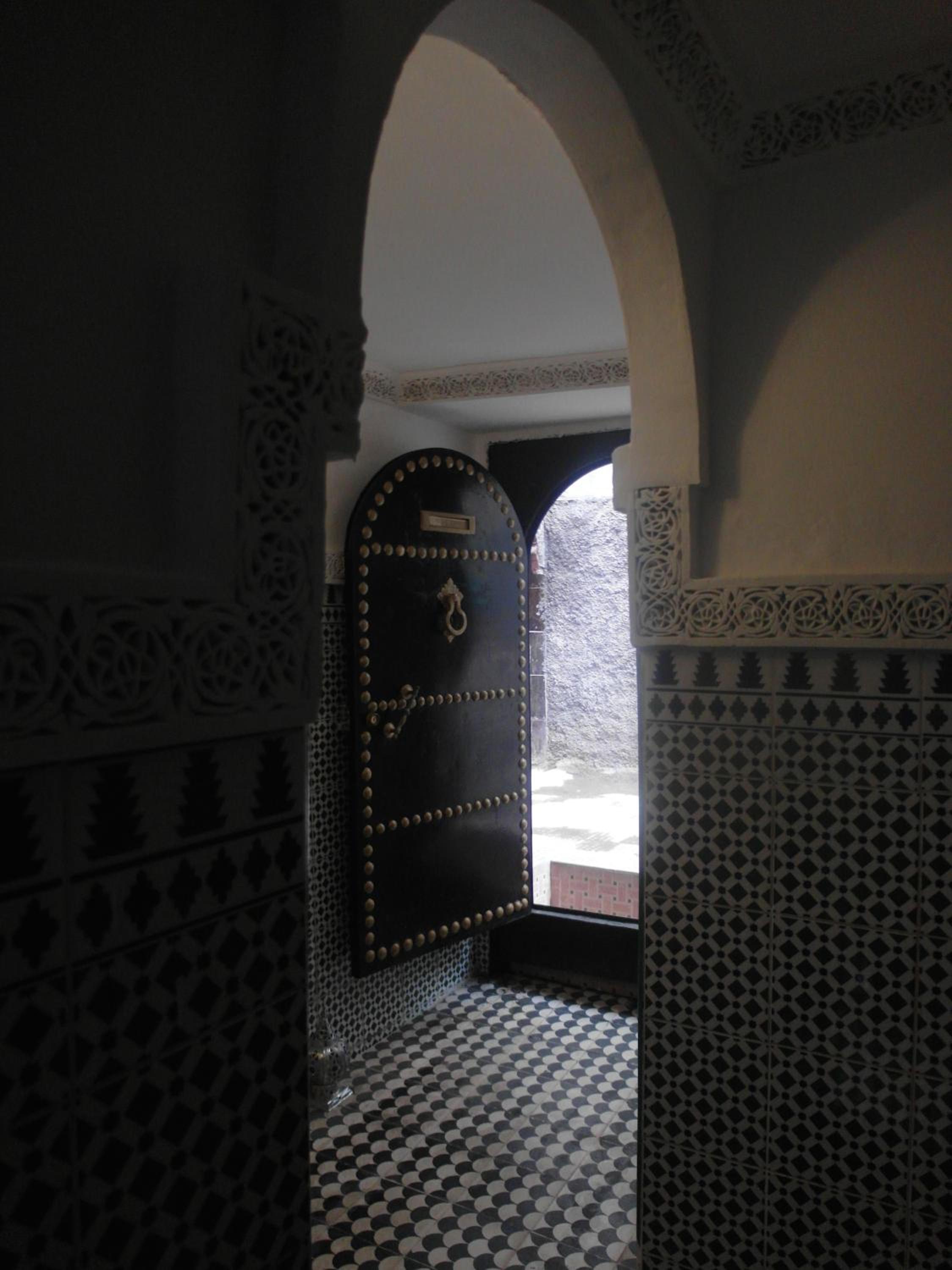 Deluxe Double Room with Shower - Photo 12