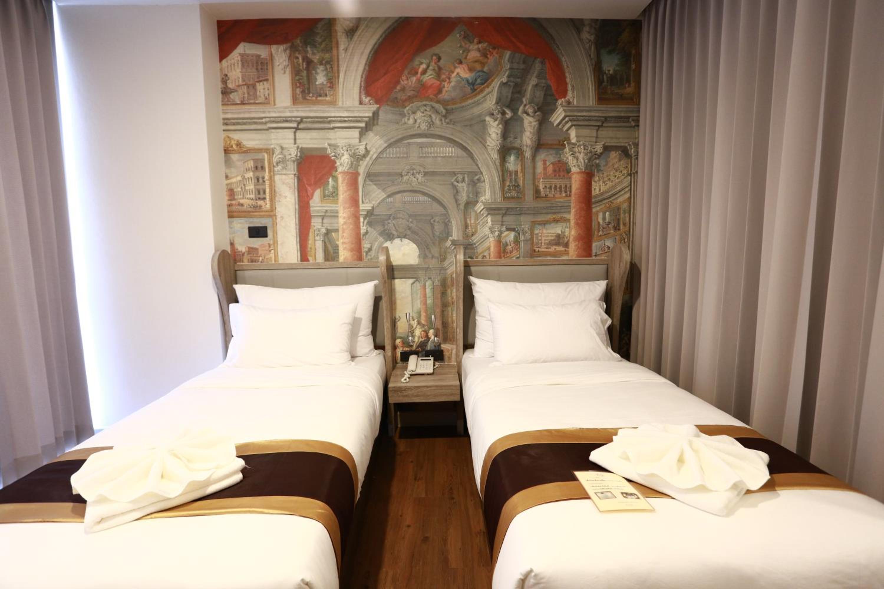 Superior Twin Room - Photo 7