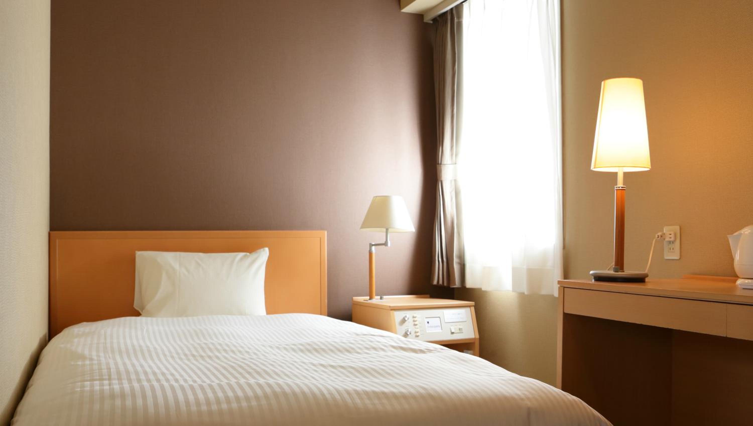 Single Room - Smoking - Photo 3
