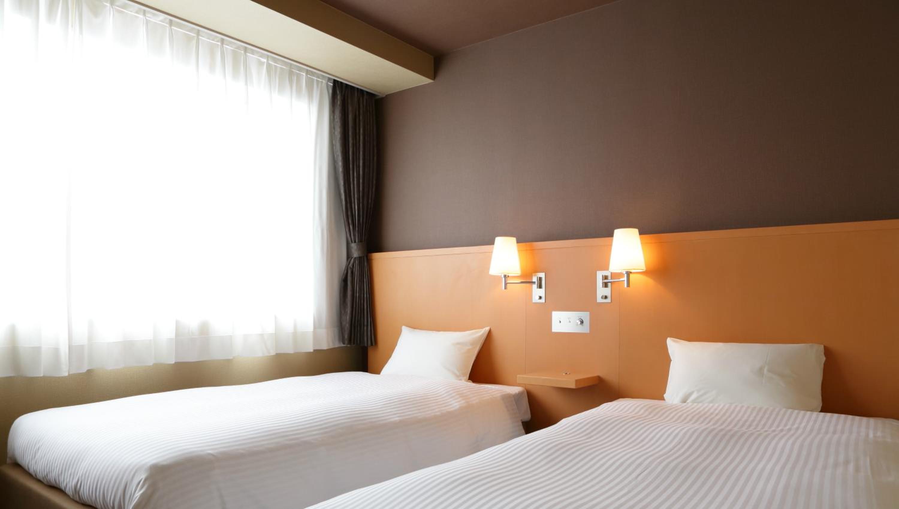 Twin Room - Non-Smoking - Photo 1