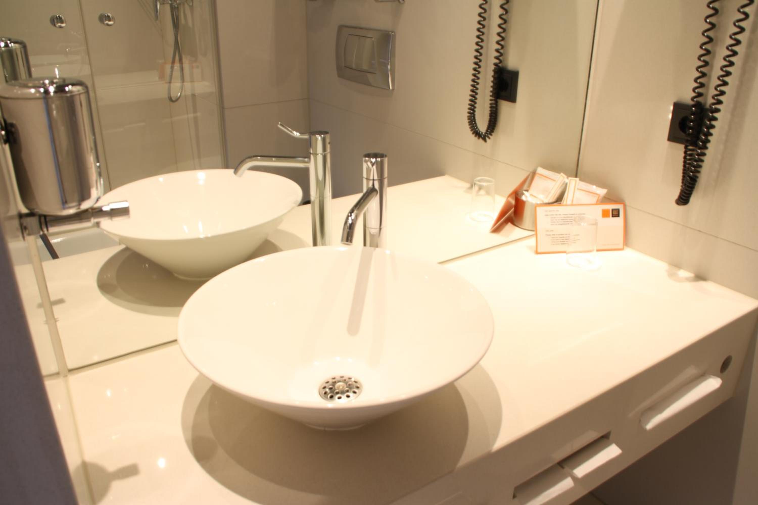 Standard Double Room - Photo 2