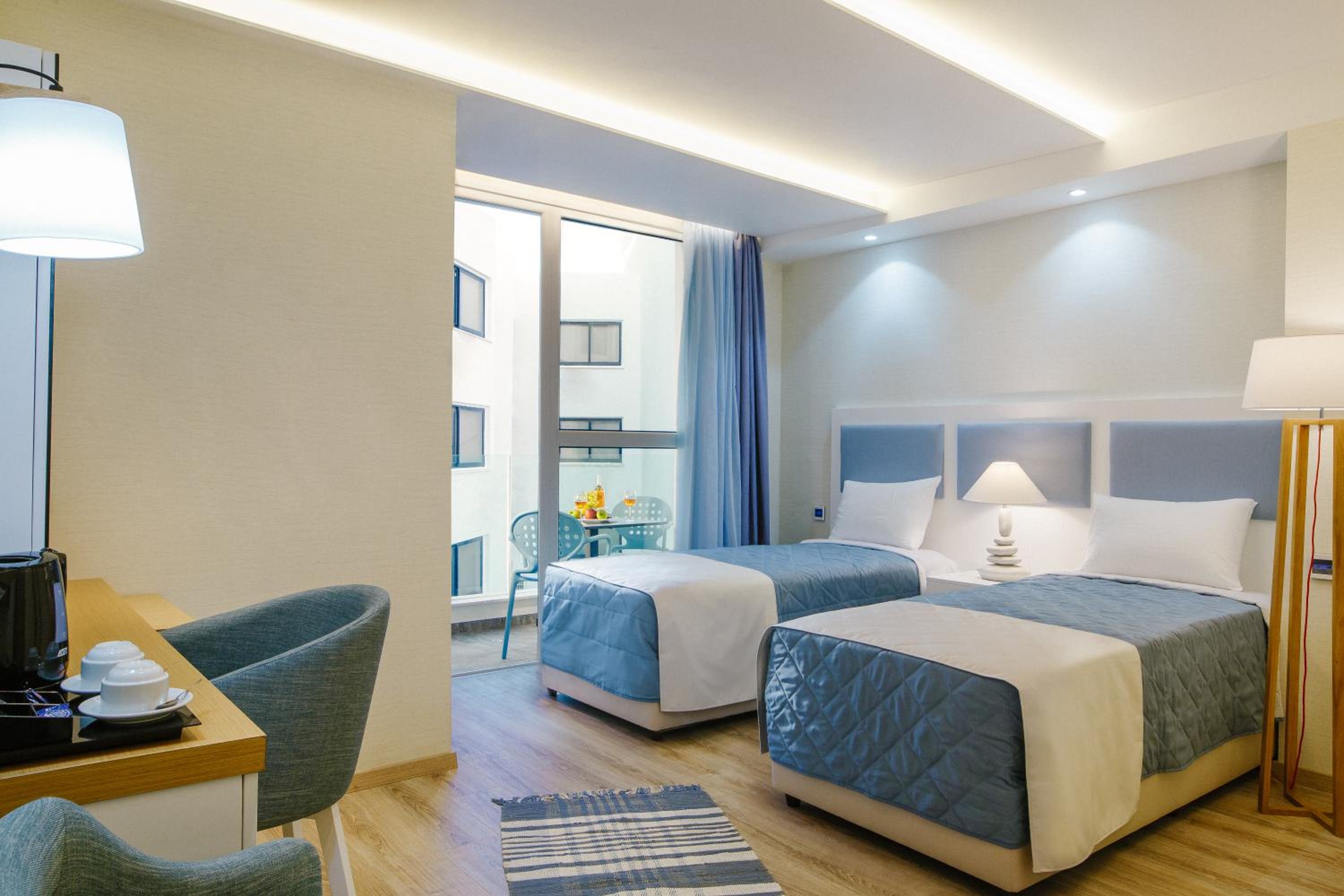 Double or Twin Room with Balcony photo 3