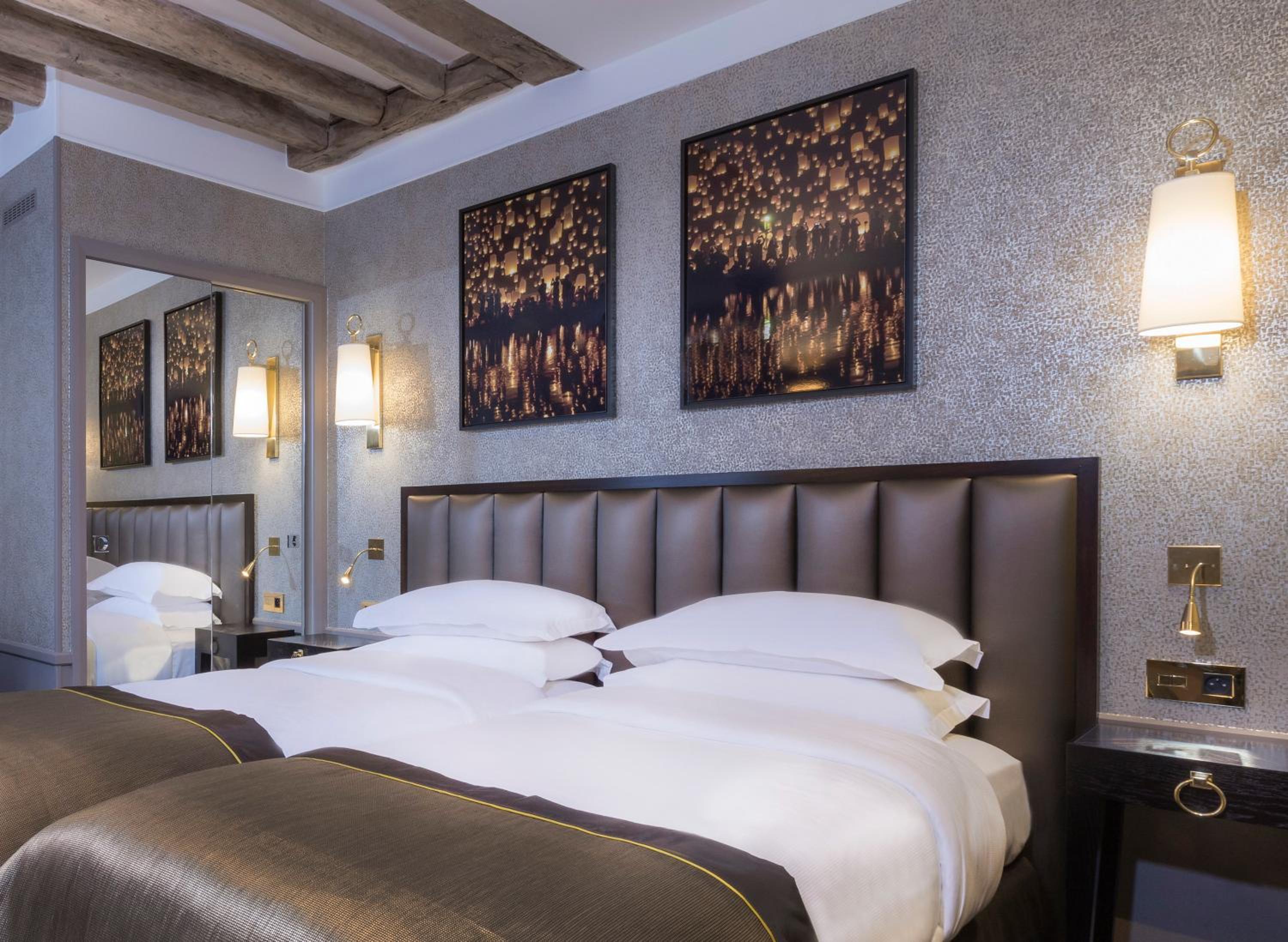 Superior Twin Room thumbnail 6