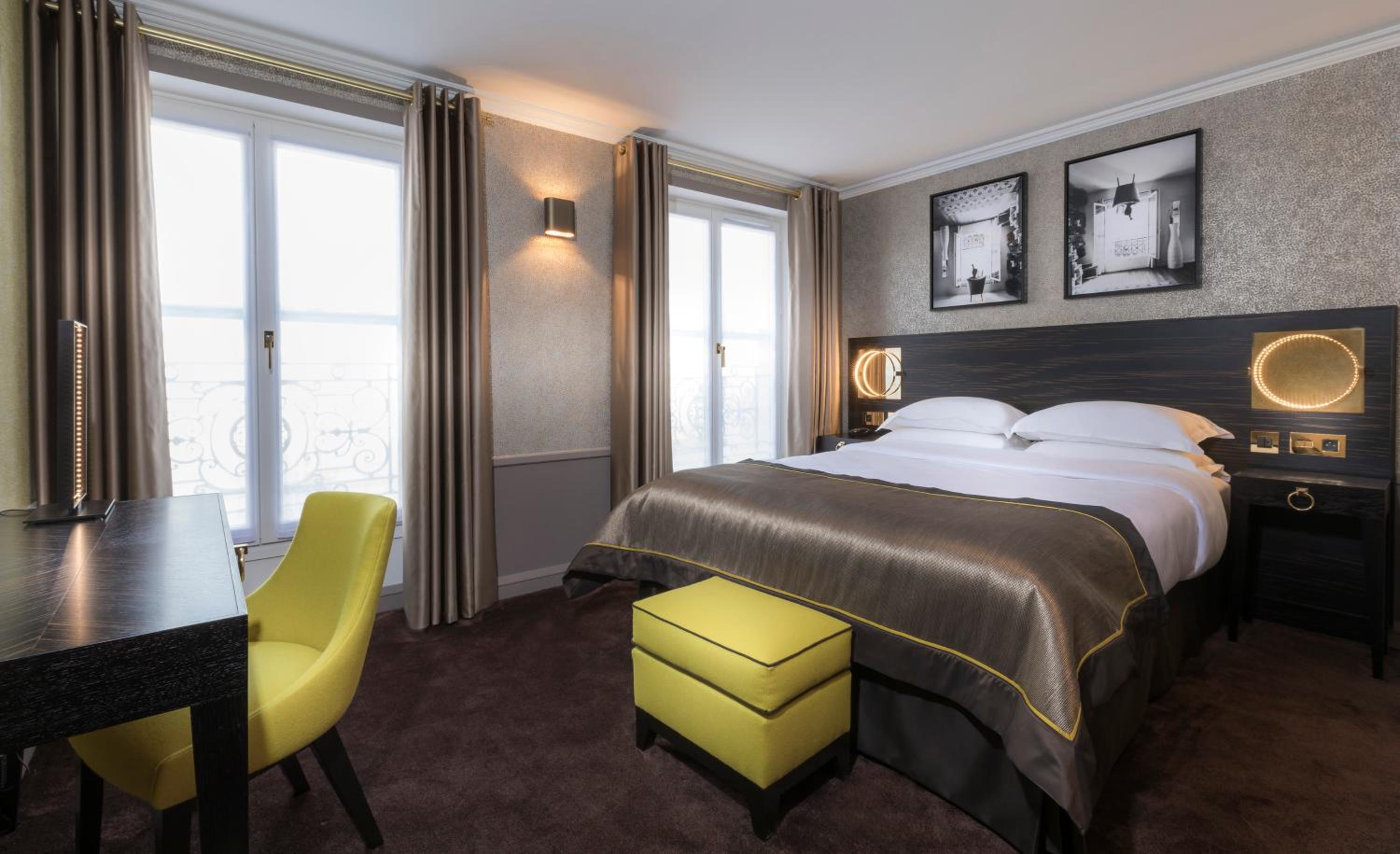 Two Connecting Double Rooms with Terrace