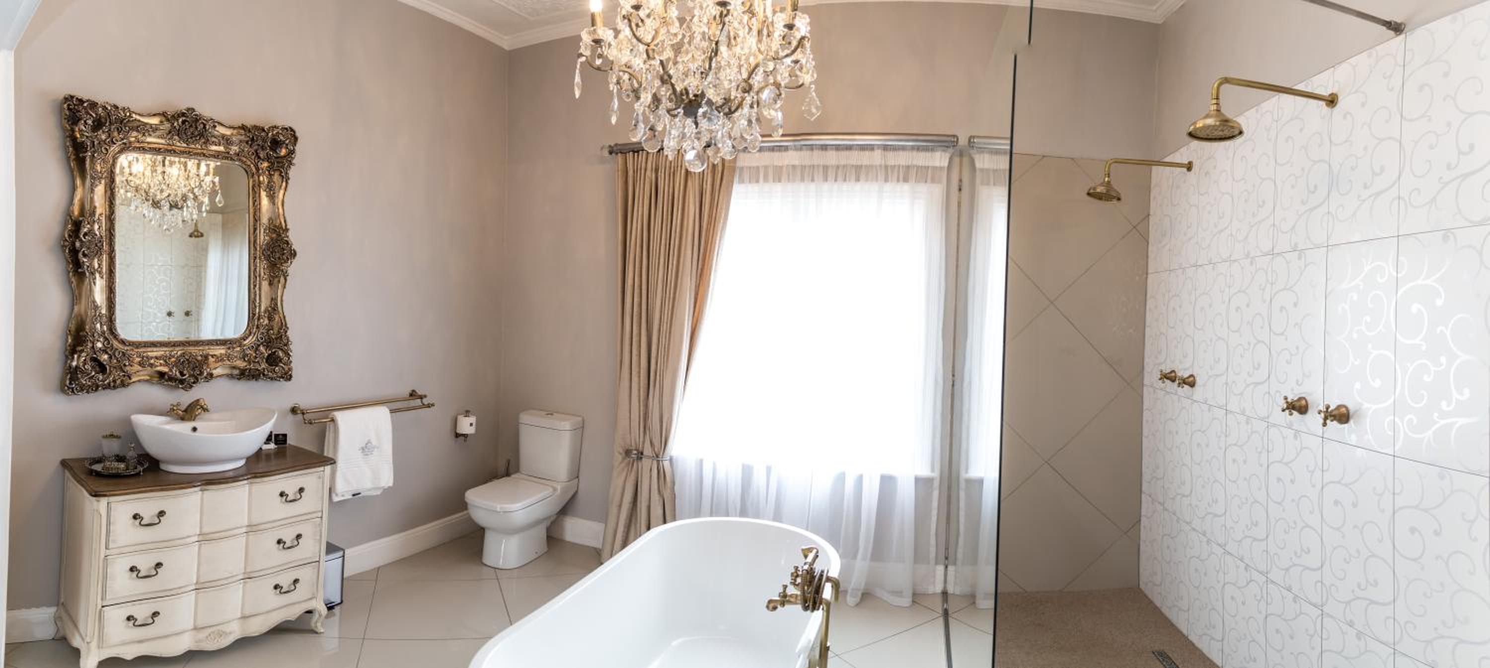 Deluxe King Room - Photo 5