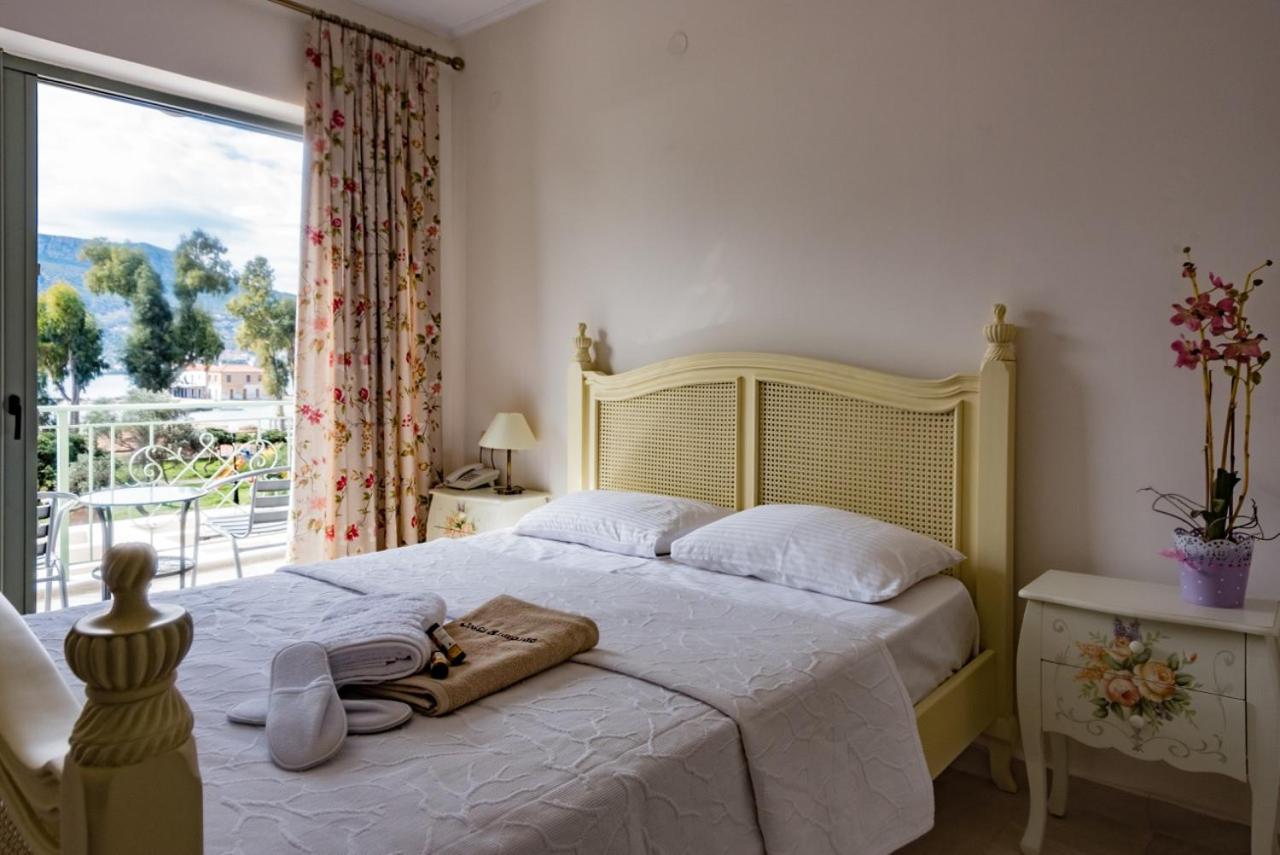 Deluxe Double Room with Sea View - Photo 3