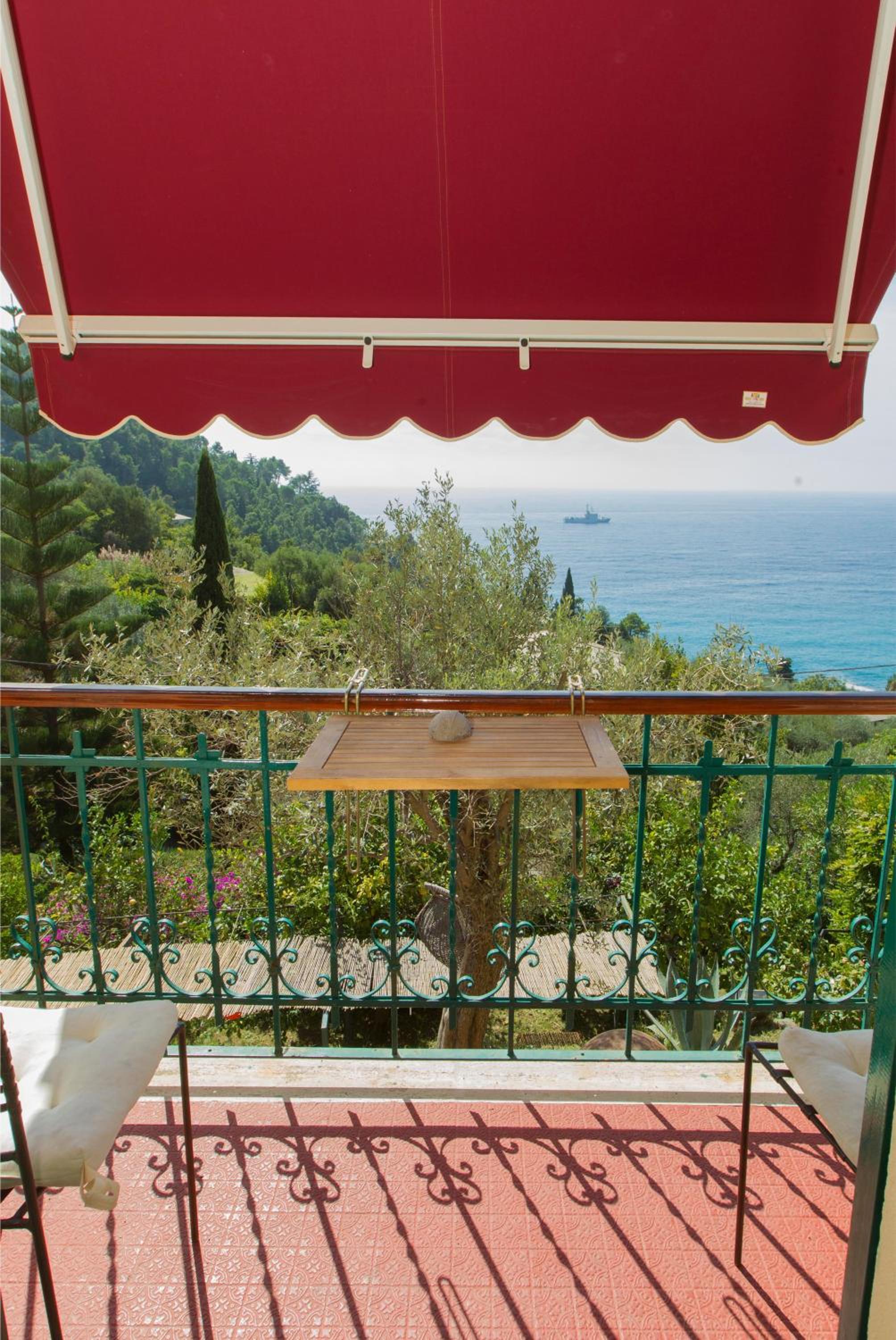 Double Room with Balcony and Sea View photo 3