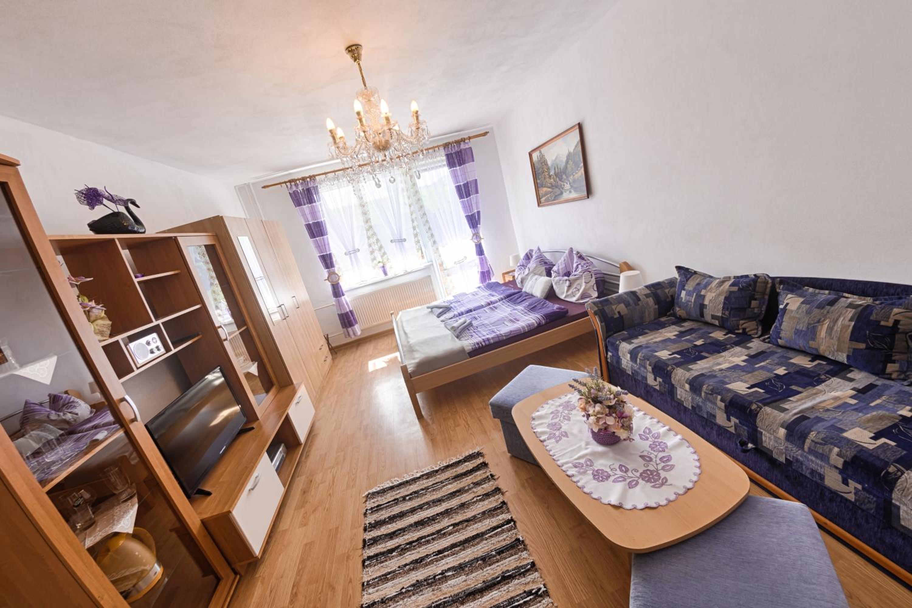 Deluxe Double Room with Bath - Photo 3