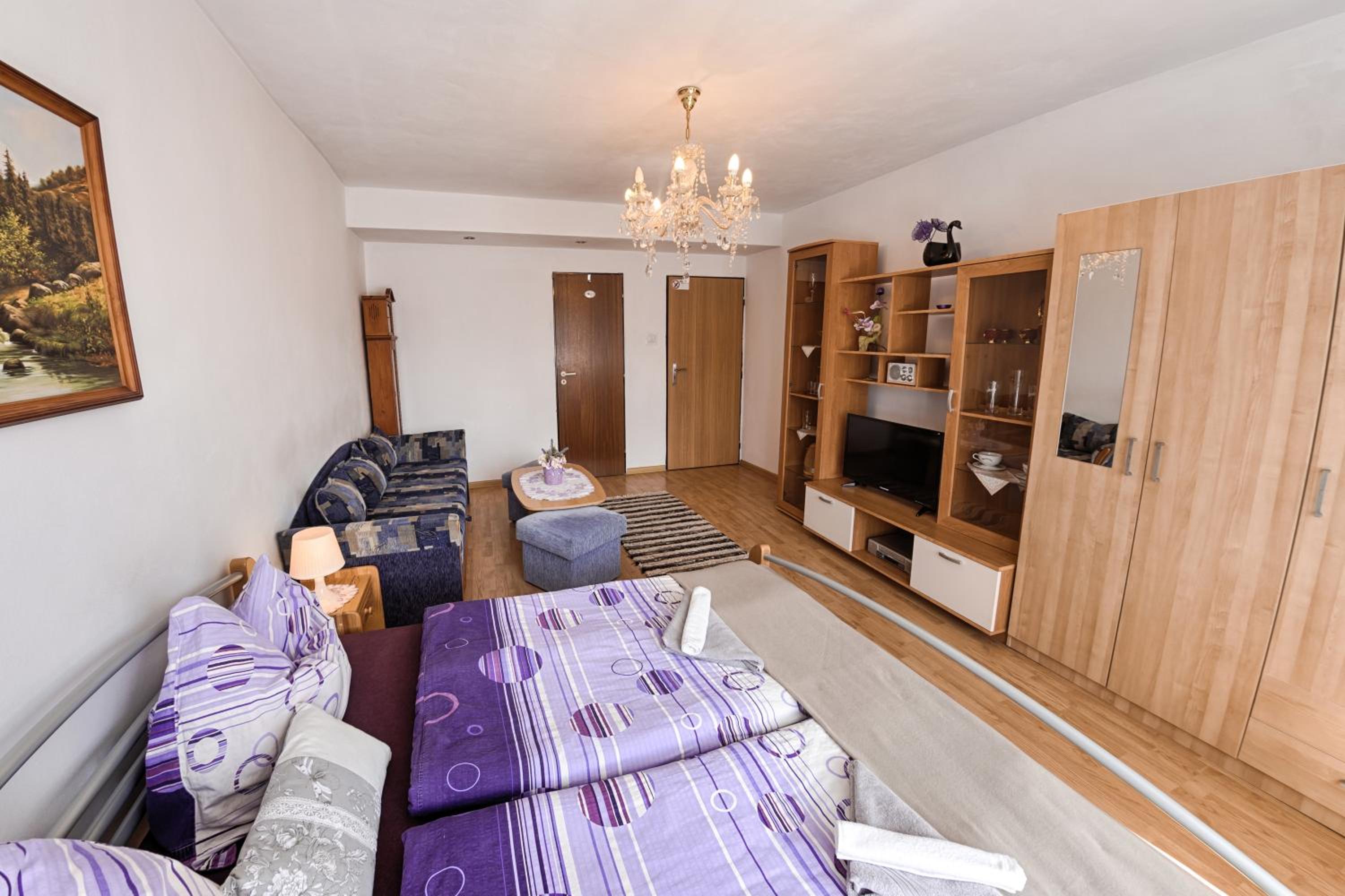Deluxe Double Room with Bath - Photo 4