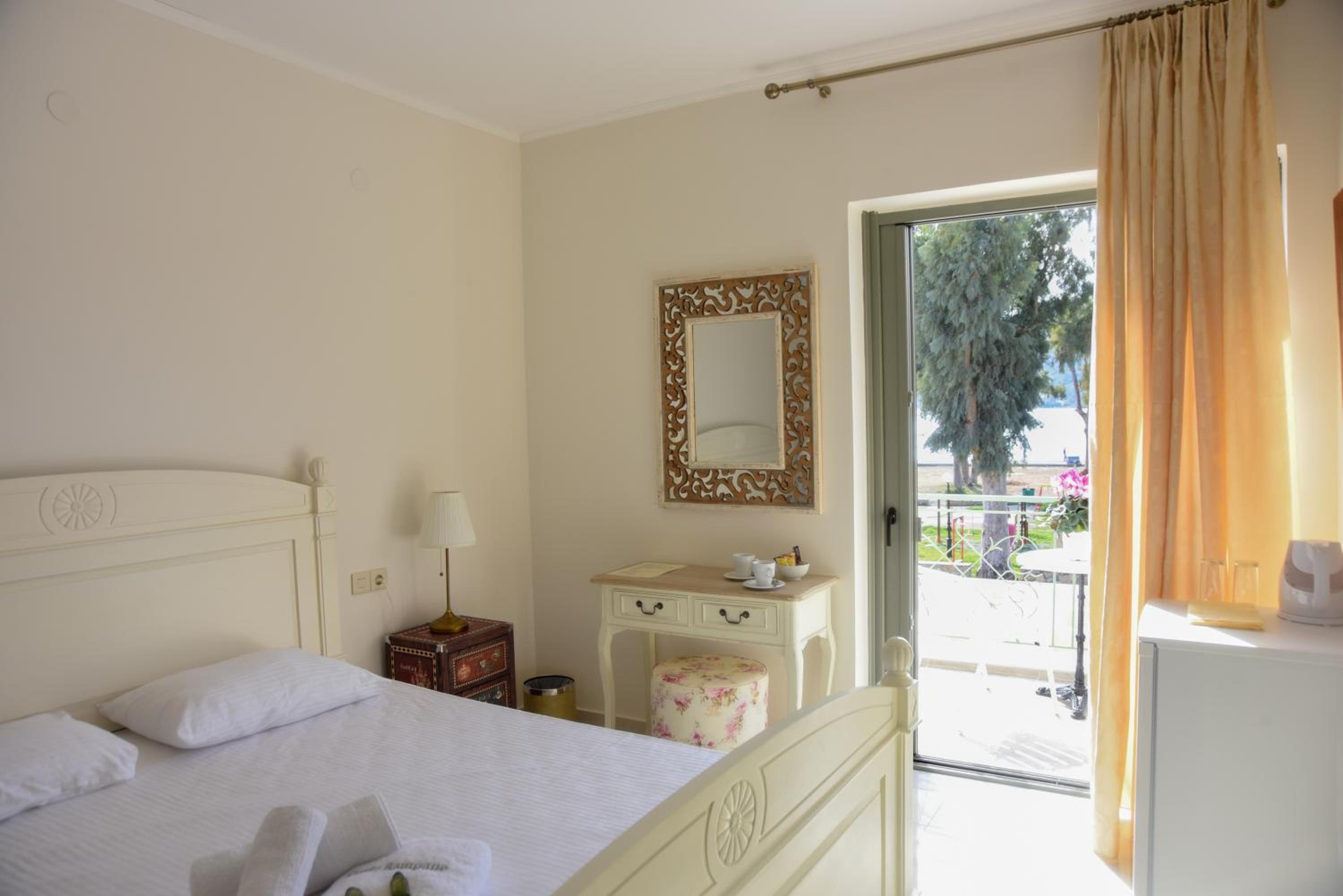 Deluxe Double Room with Sea View - Photo 1