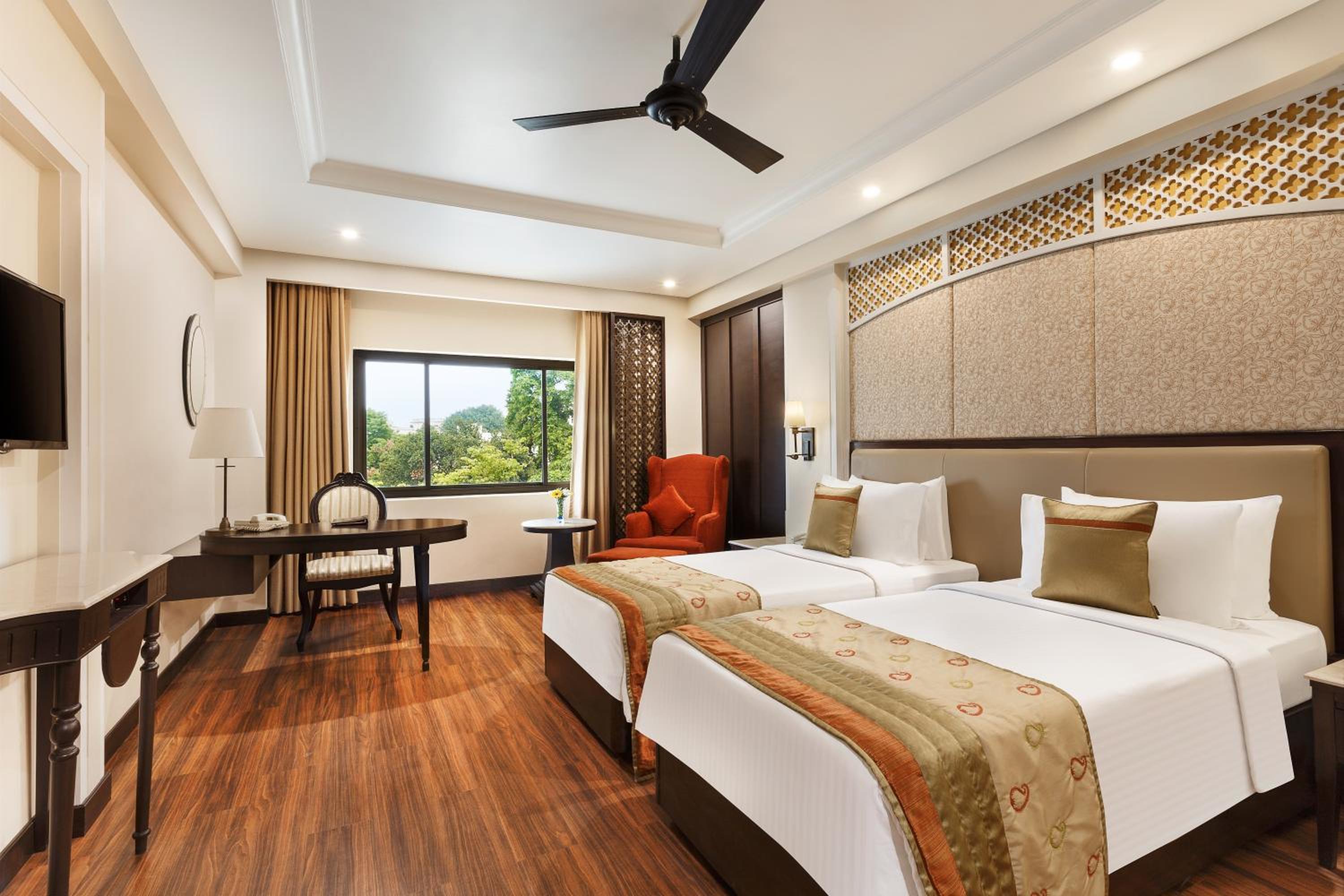Superior Twin Room (Early Checkin & Late Checkout available) - Photo 5