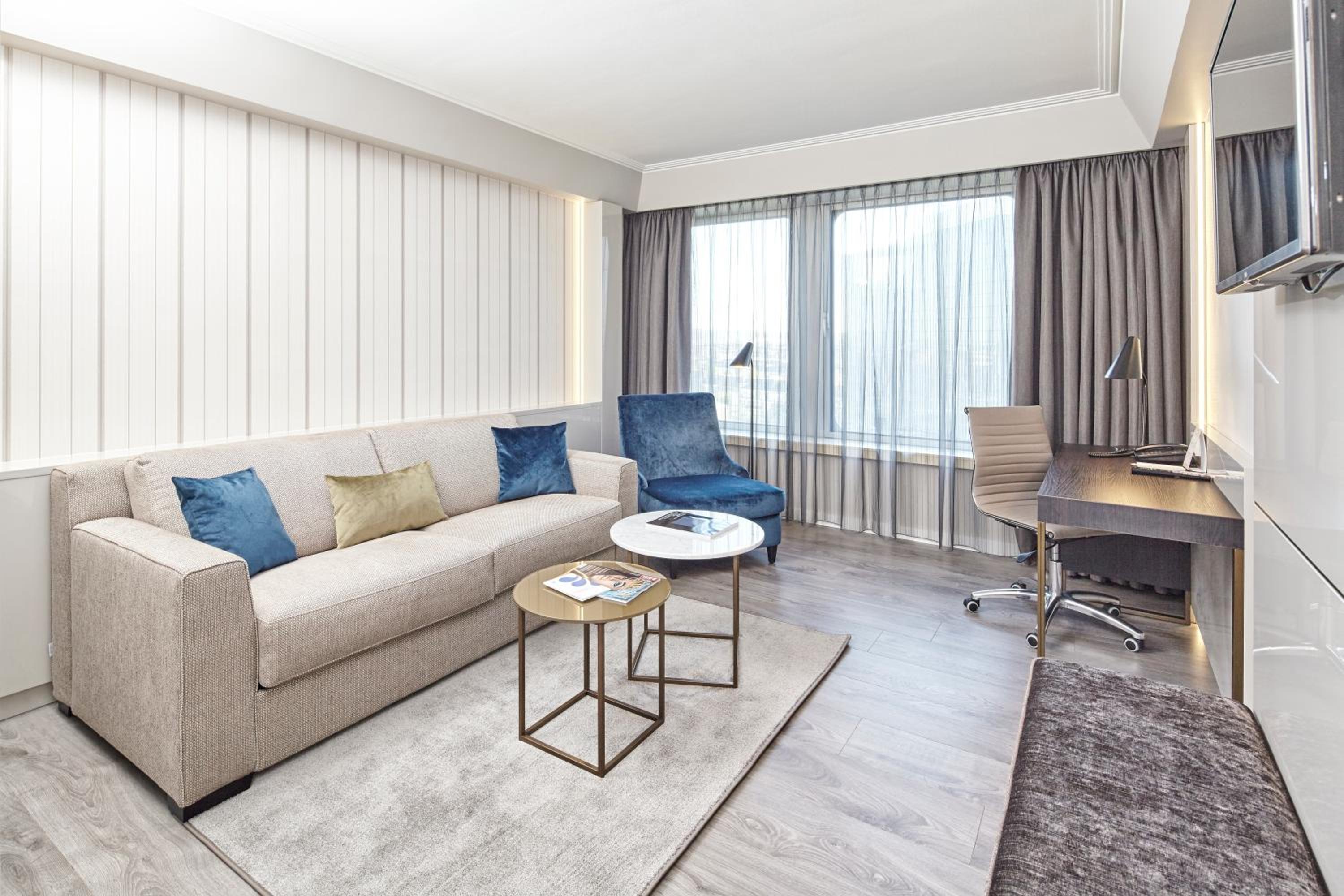 Executive Suite - Photo 7