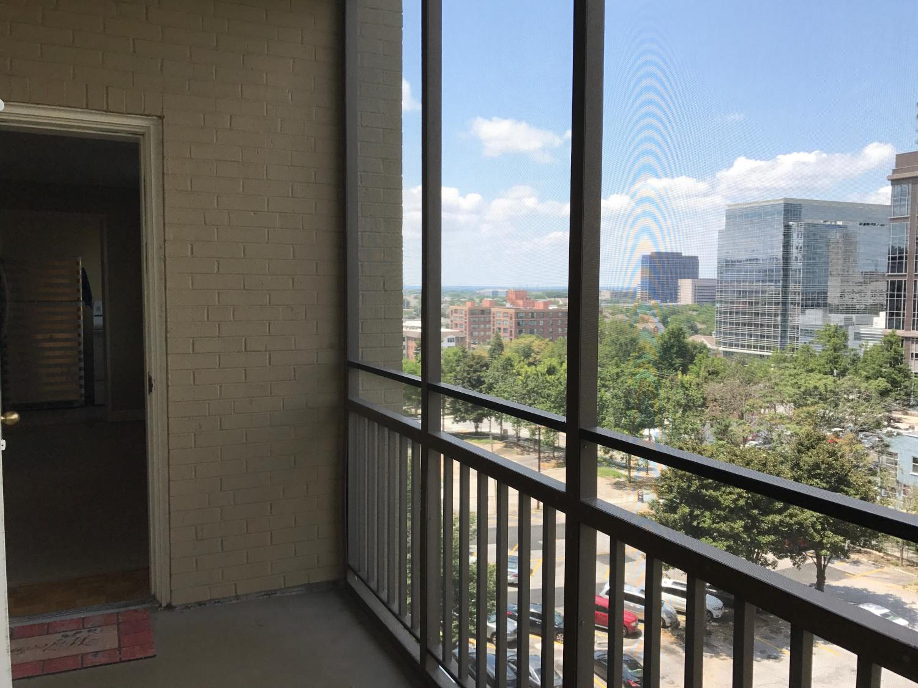 Apartment with Balcony - Photo 11