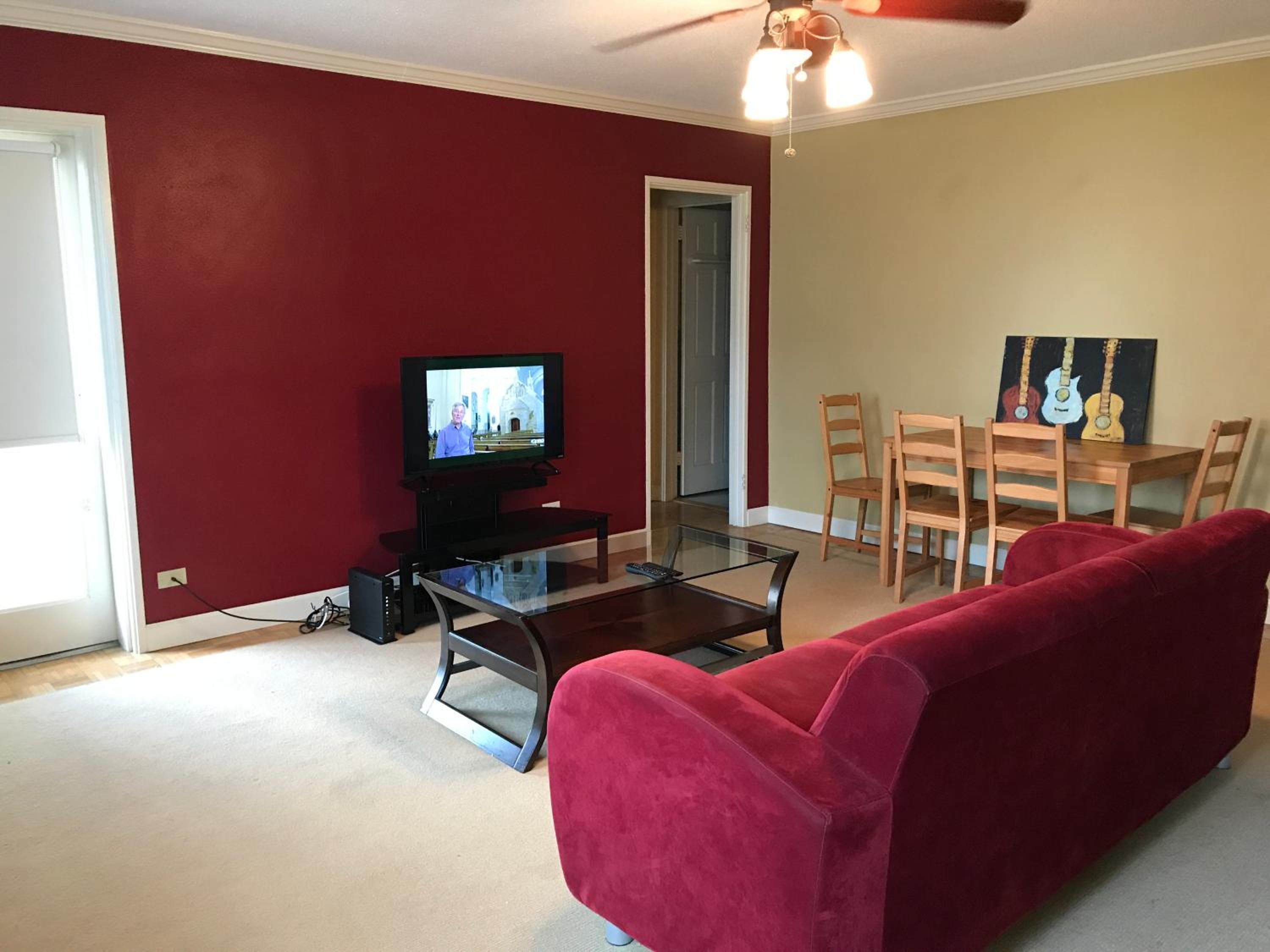 Apartment with Balcony - Photo 8